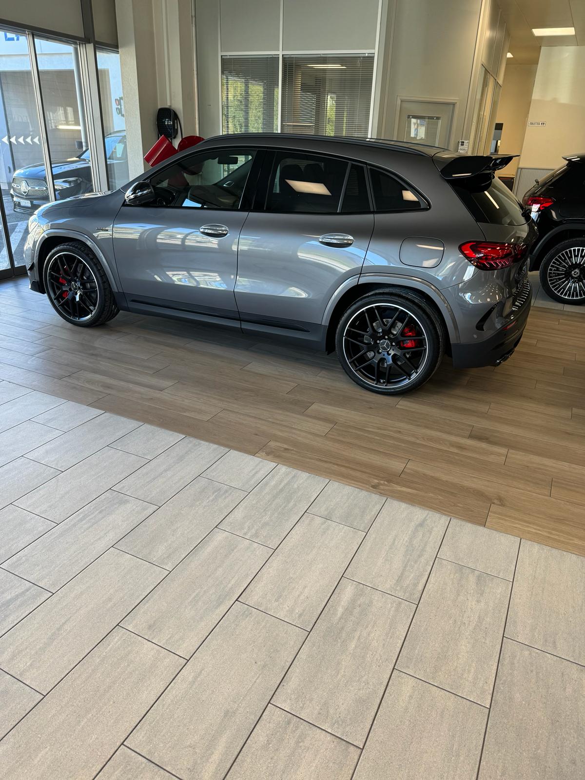 MERCEDES-BENZ GLA AMG 45 S 4Matic+ 8G-DCT-image-3