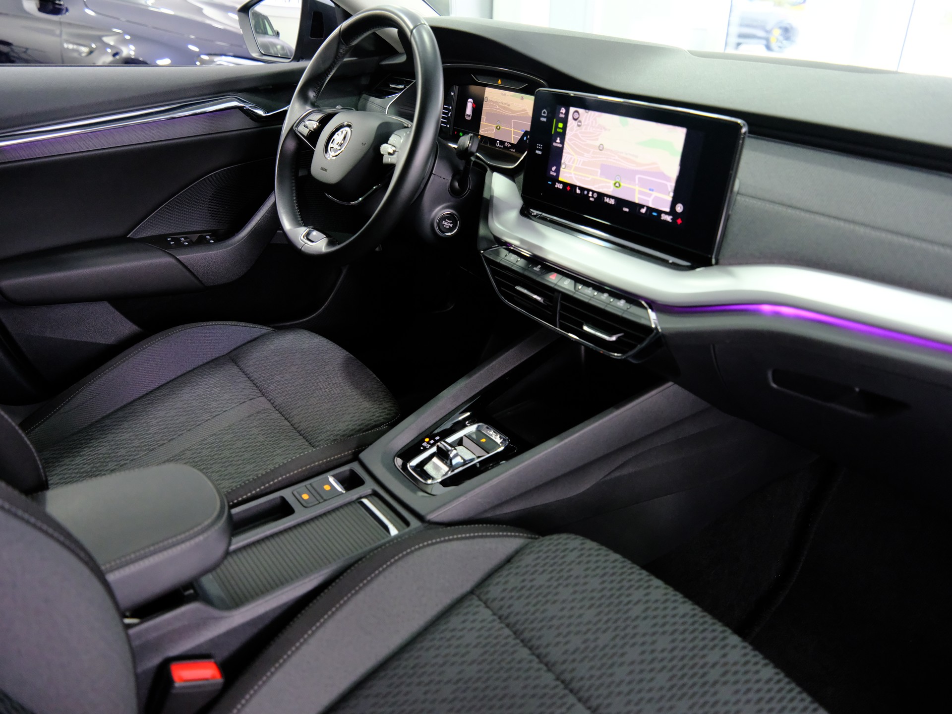 SKODA Octavia Combi 2.0 TDI DSG Style 4x4-image-12