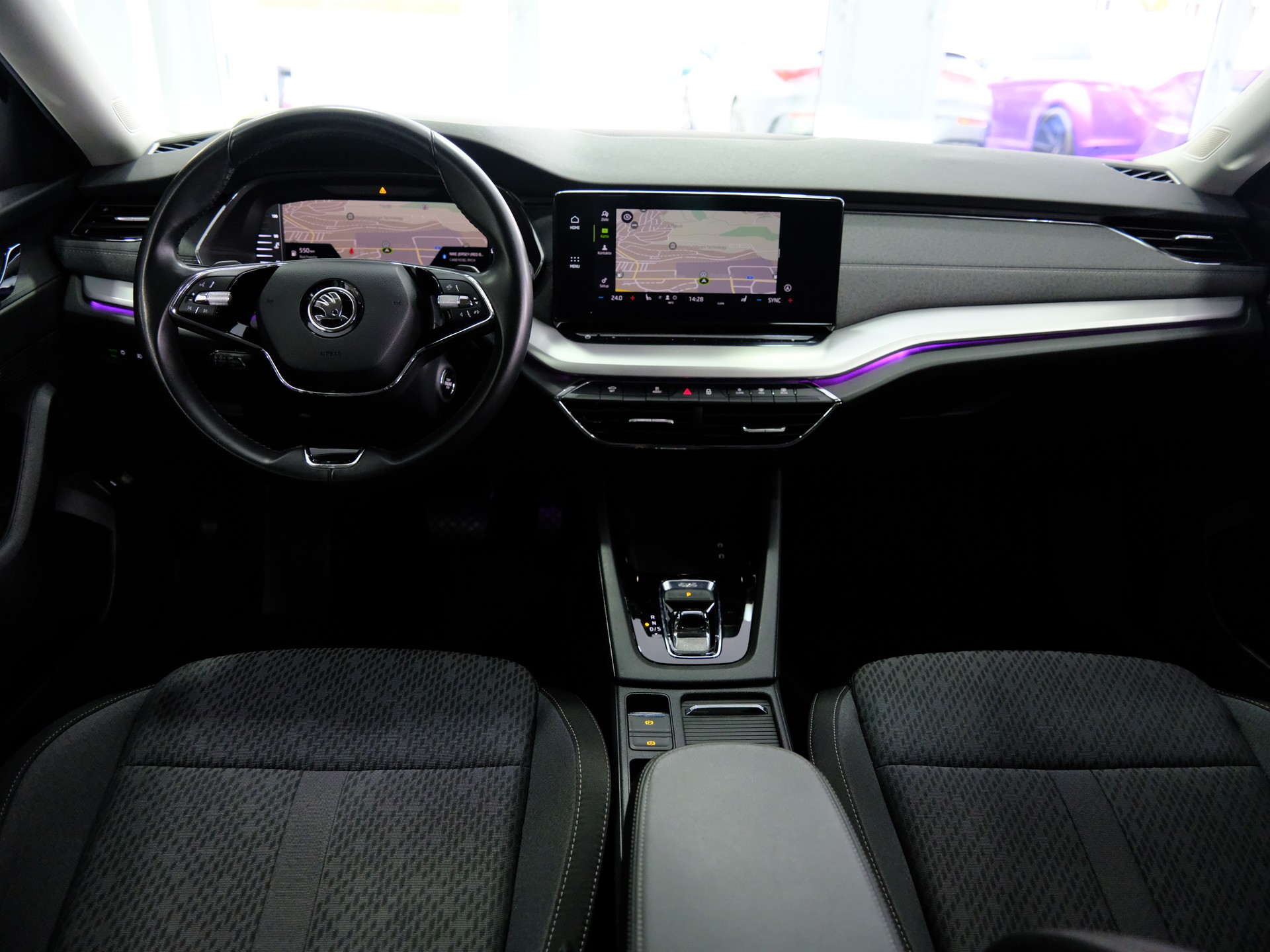SKODA Octavia Combi 2.0 TDI DSG Style 4x4-image-11