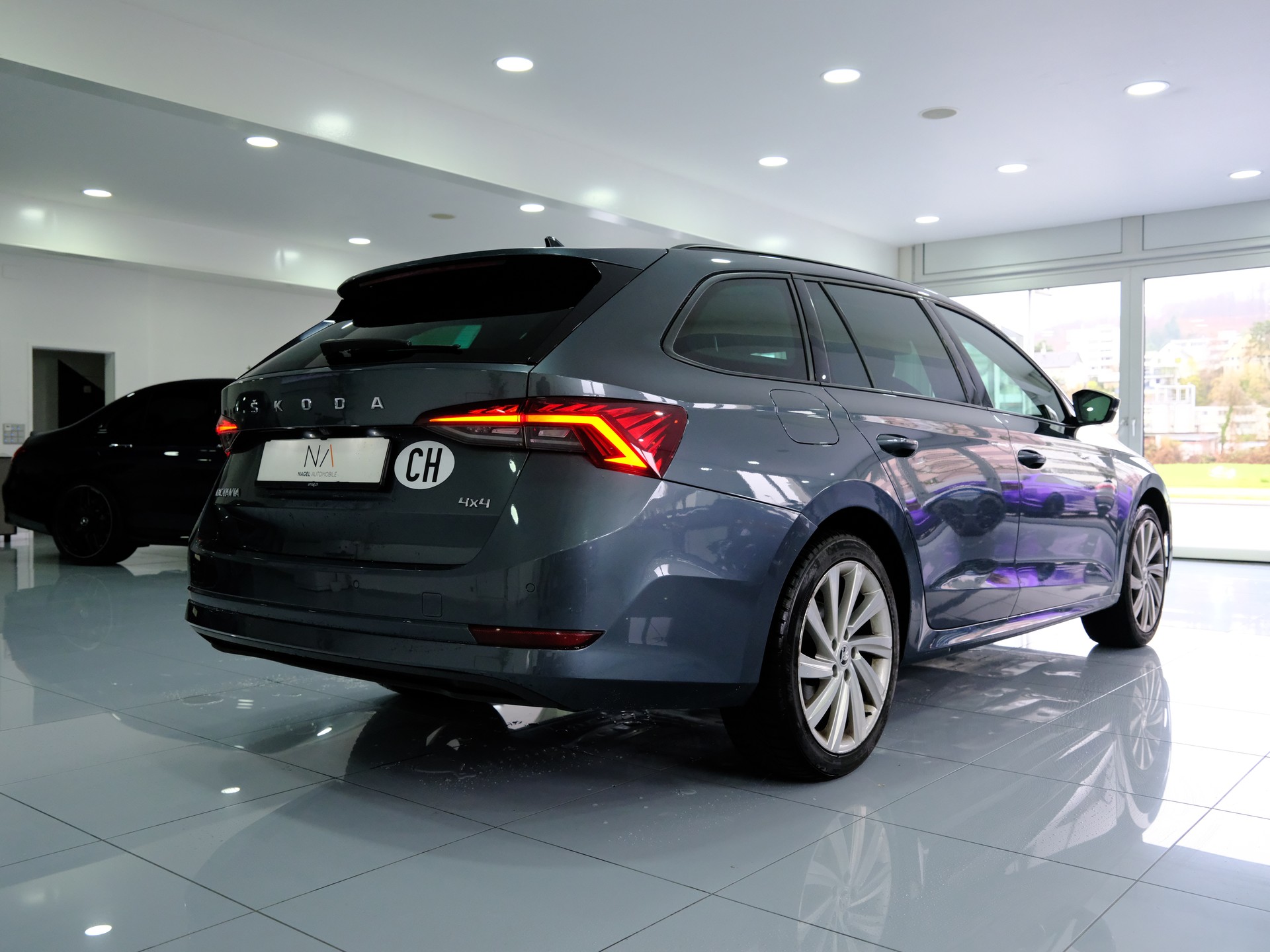 SKODA Octavia Combi 2.0 TDI DSG Style 4x4-image-6