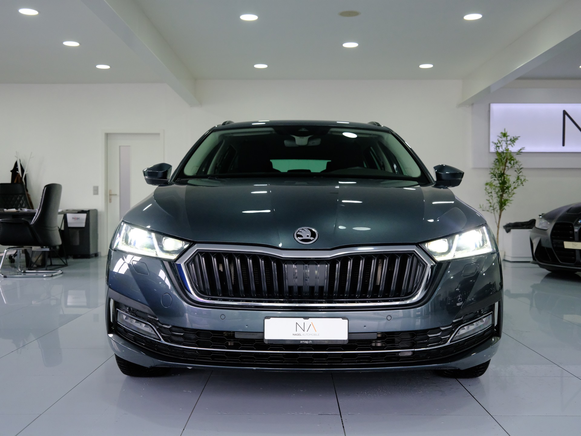 SKODA Octavia Combi 2.0 TDI DSG Style 4x4-image-2