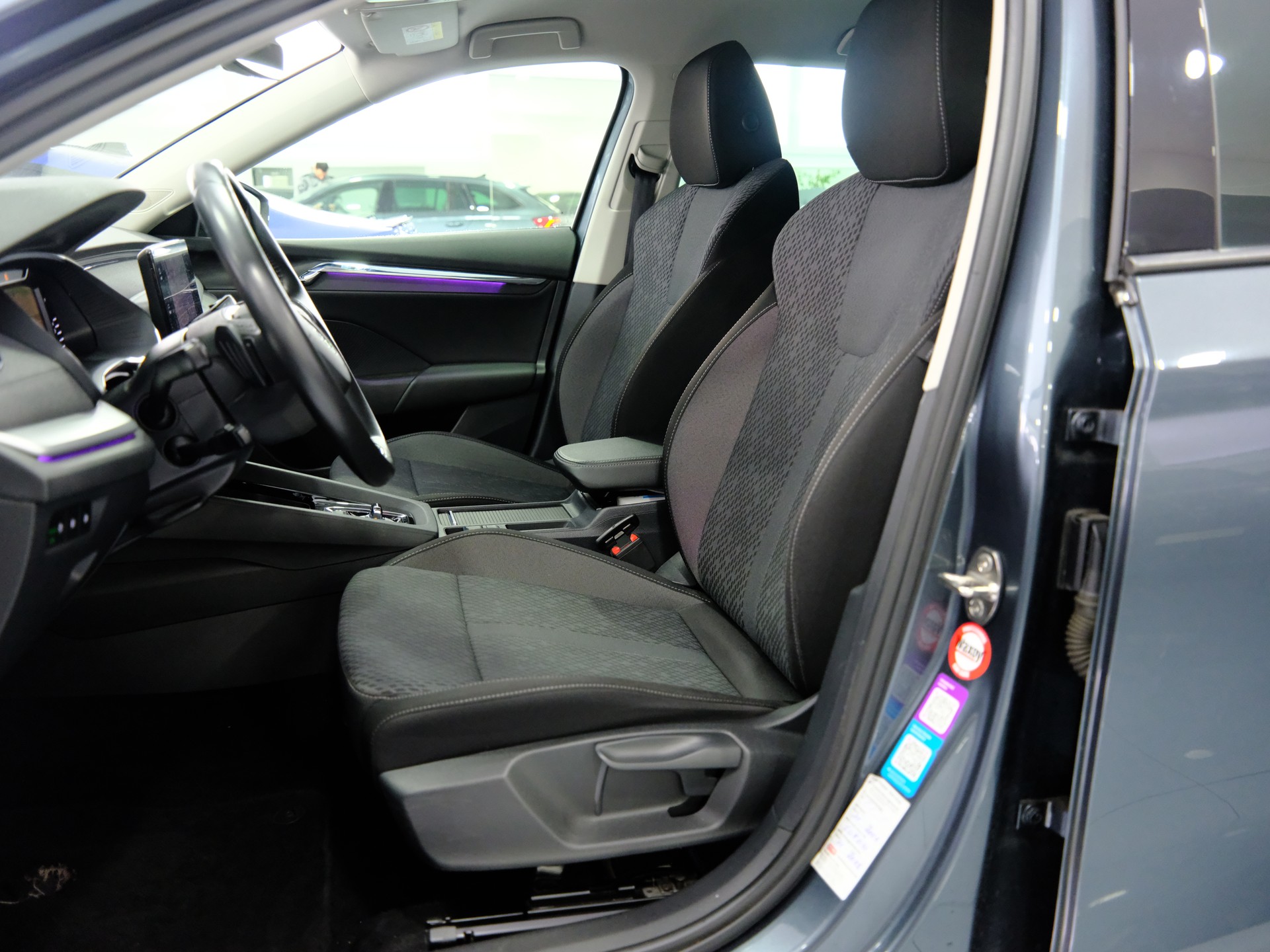 SKODA Octavia Combi 2.0 TDI DSG Style 4x4-image-9