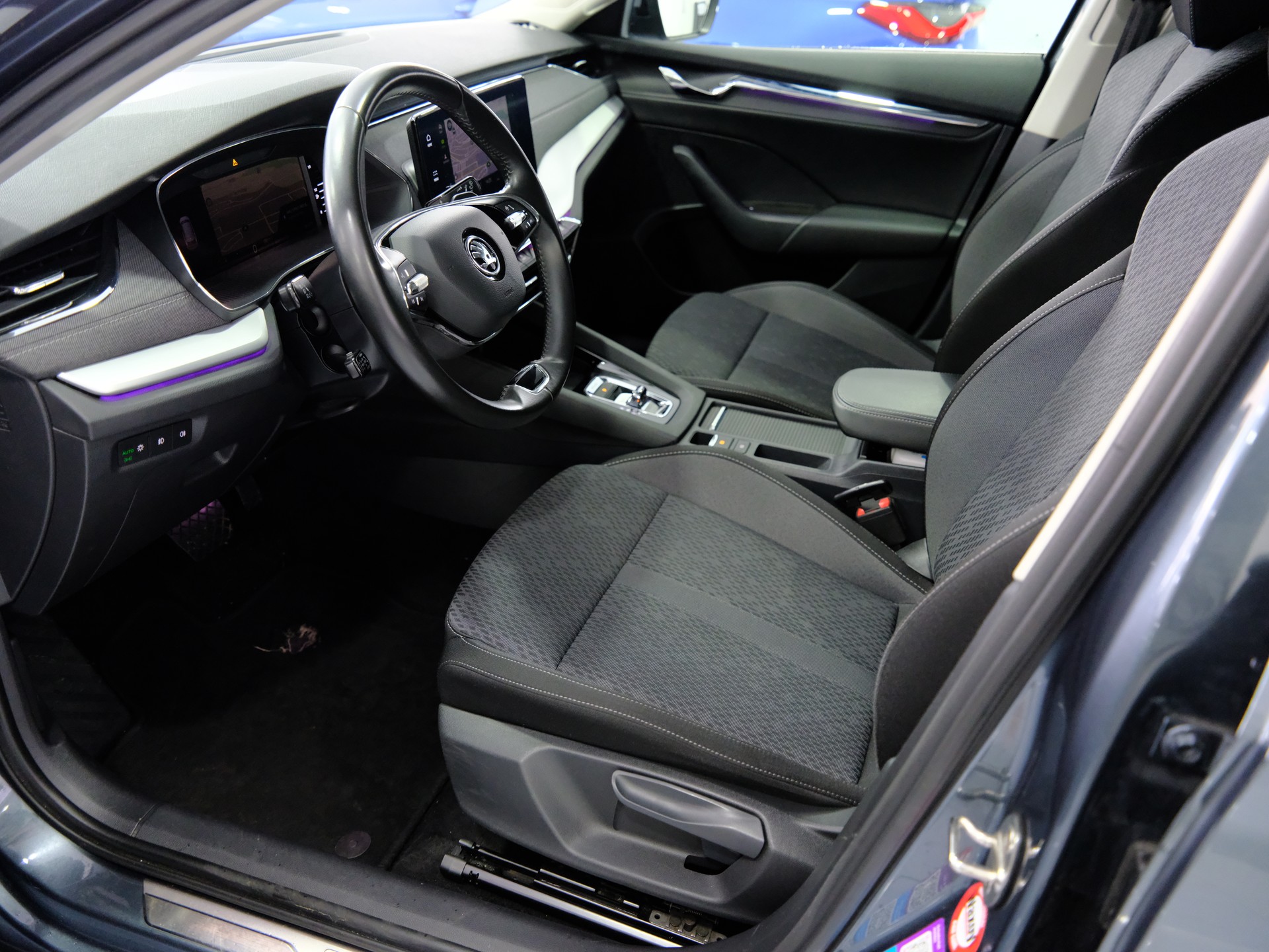 SKODA Octavia Combi 2.0 TDI DSG Style 4x4-image-8