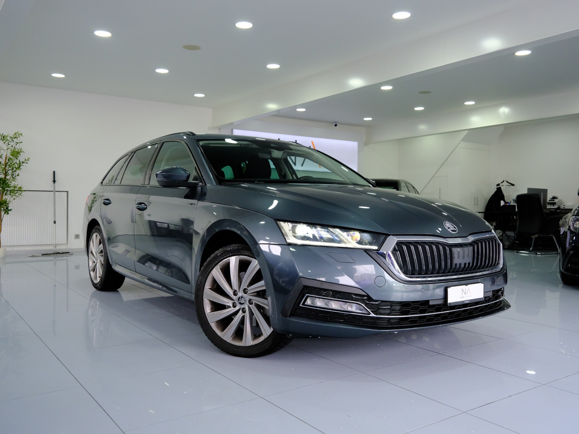 SKODA Octavia Combi 2.0 TDI DSG Style 4x4-image-0