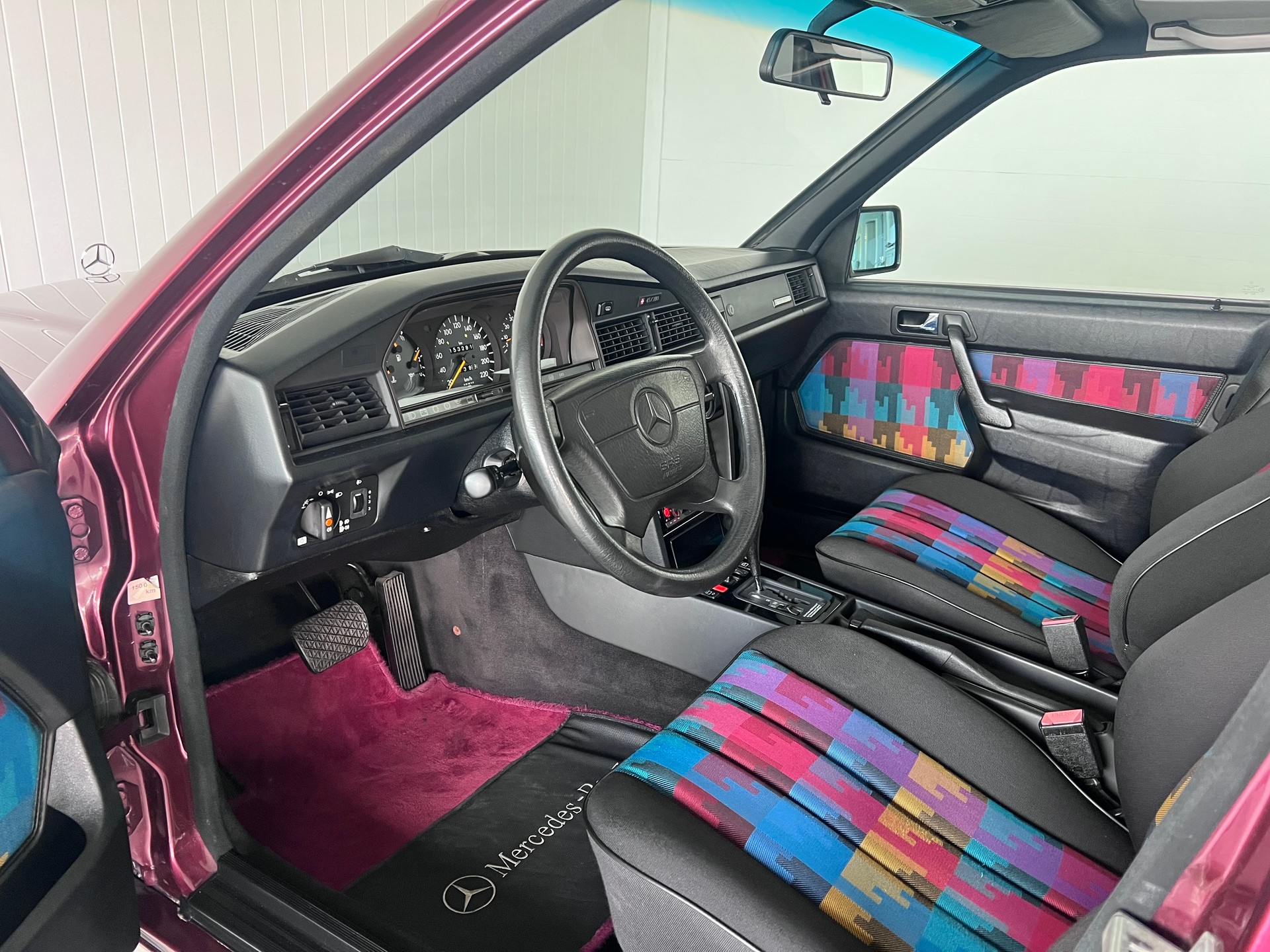 MERCEDES-BENZ 190 E 1.8 Avantgarde Rosso Nr. 45/280-image-12