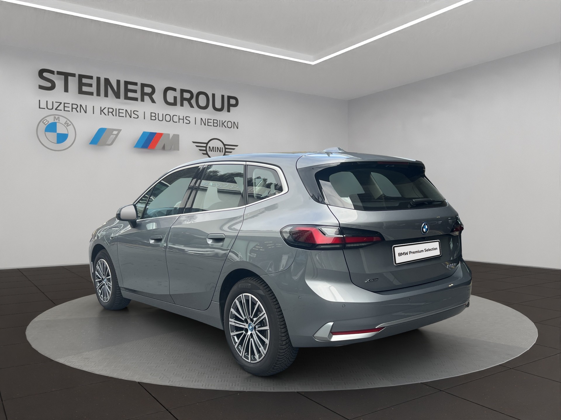 BMW 225e xDrive Active Tourer Luxury Line-image-6