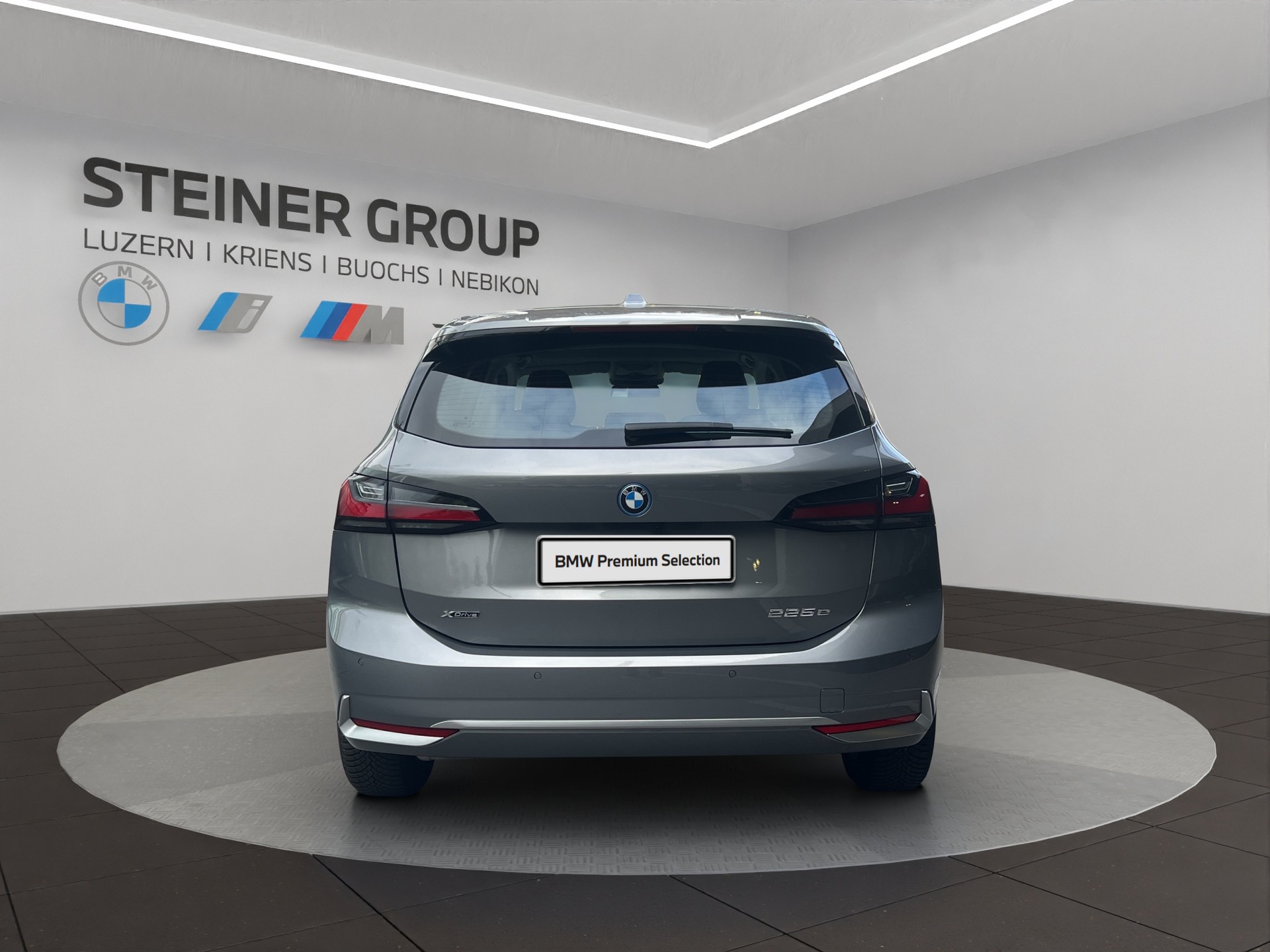 BMW 225e xDrive Active Tourer Luxury Line-image-5