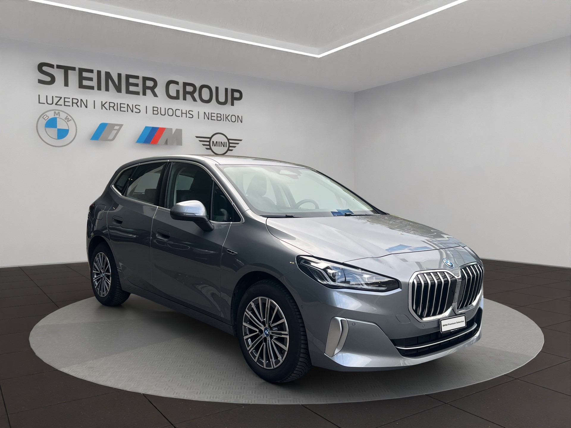 BMW 225e xDrive Active Tourer Luxury Line-image-2