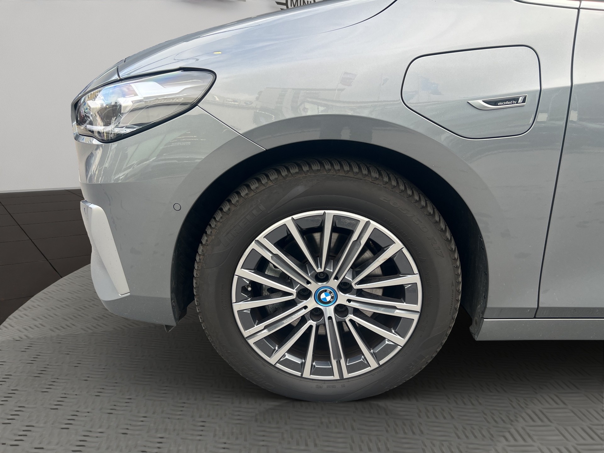BMW 225e xDrive Active Tourer Luxury Line-image-8