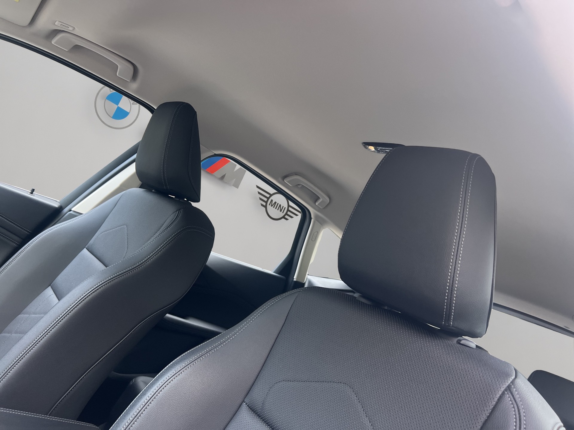BMW 225e xDrive Active Tourer Luxury Line-image-12