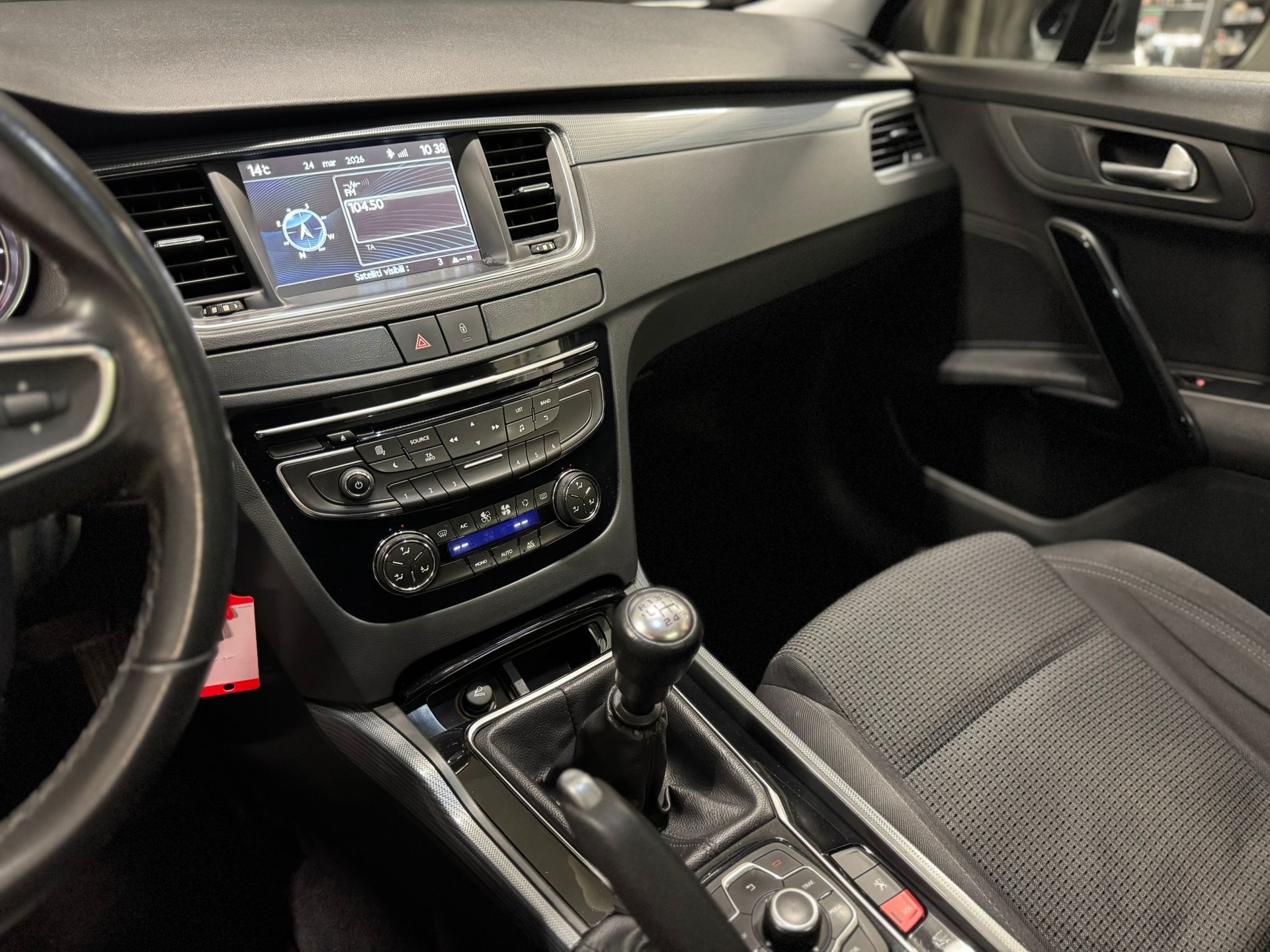 PEUGEOT 508 SW 2.0 HDI Business-image-12