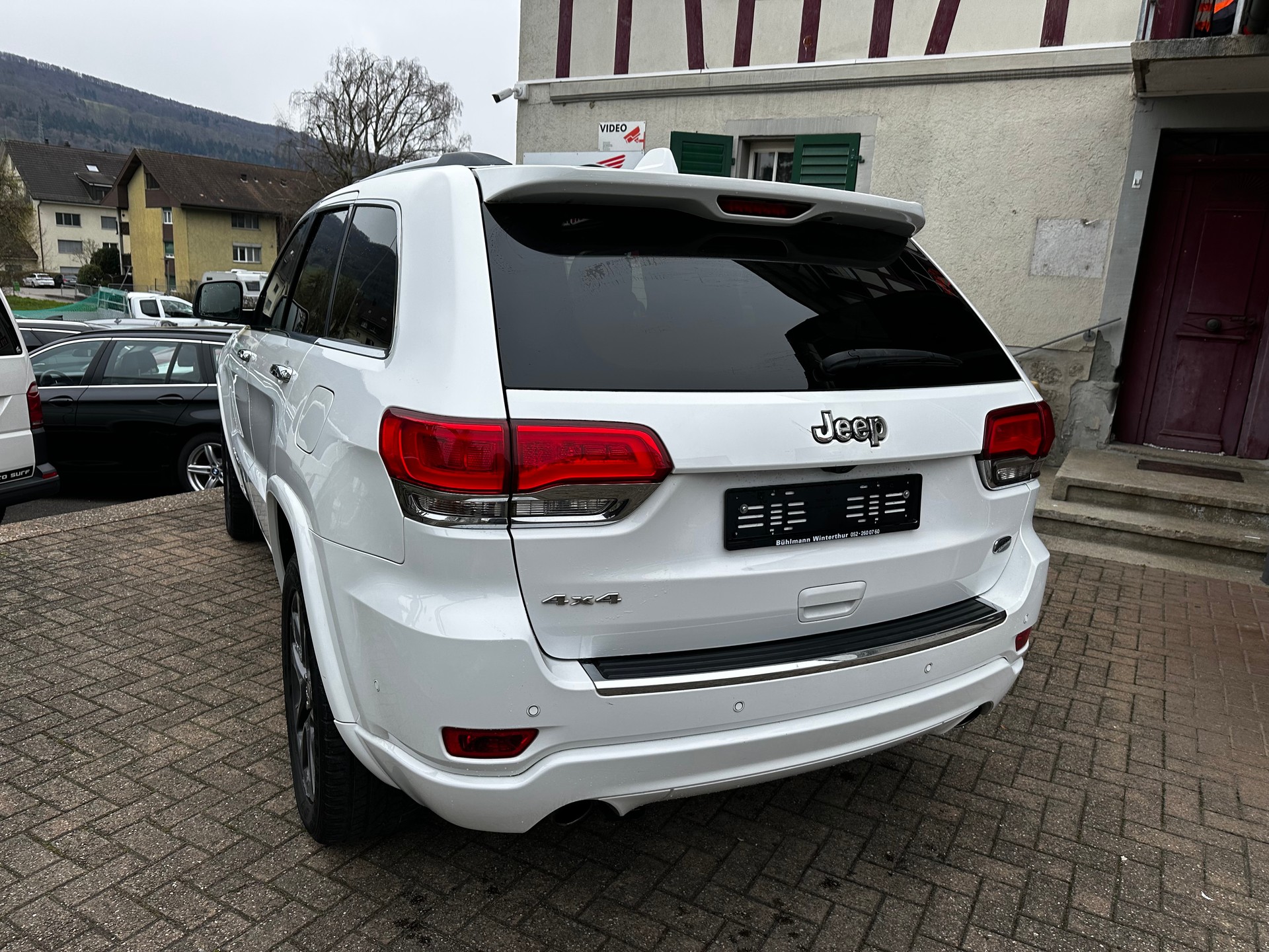 JEEP Grand Cherokee 3.0 CRD Overland Automatic-image-3