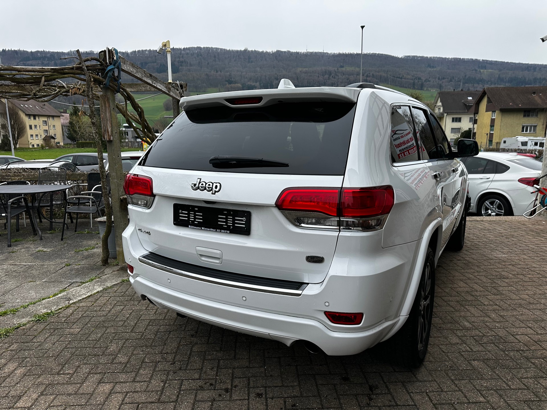 JEEP Grand Cherokee 3.0 CRD Overland Automatic-image-2