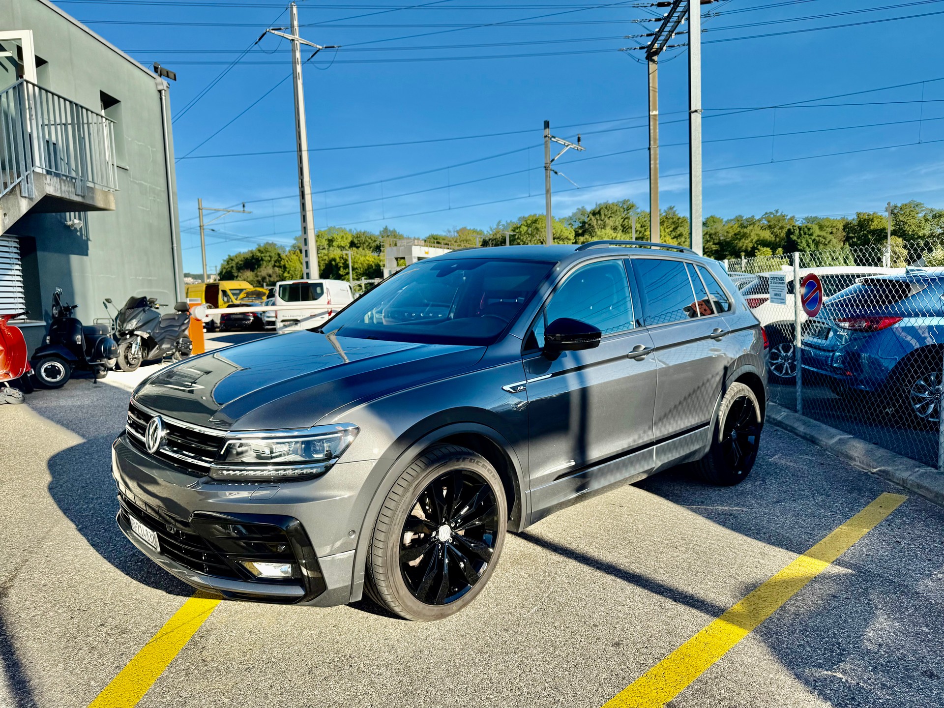 VW Tiguan 2.0TSI Highline R-Line 4Motion DSG-image-0