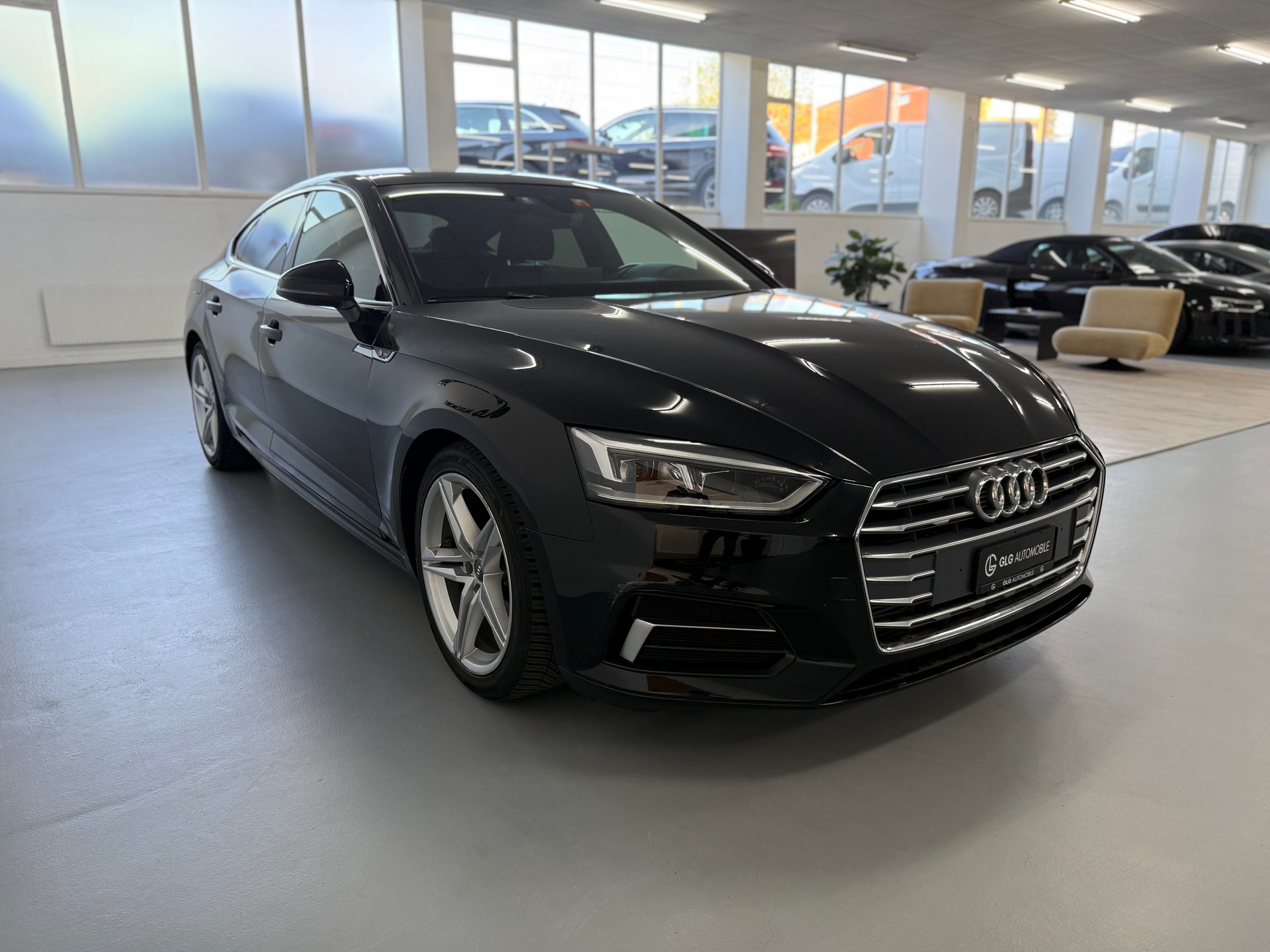 AUDI A5 Sportback 40 TFSI Sport S-tronic-showroom-element-2