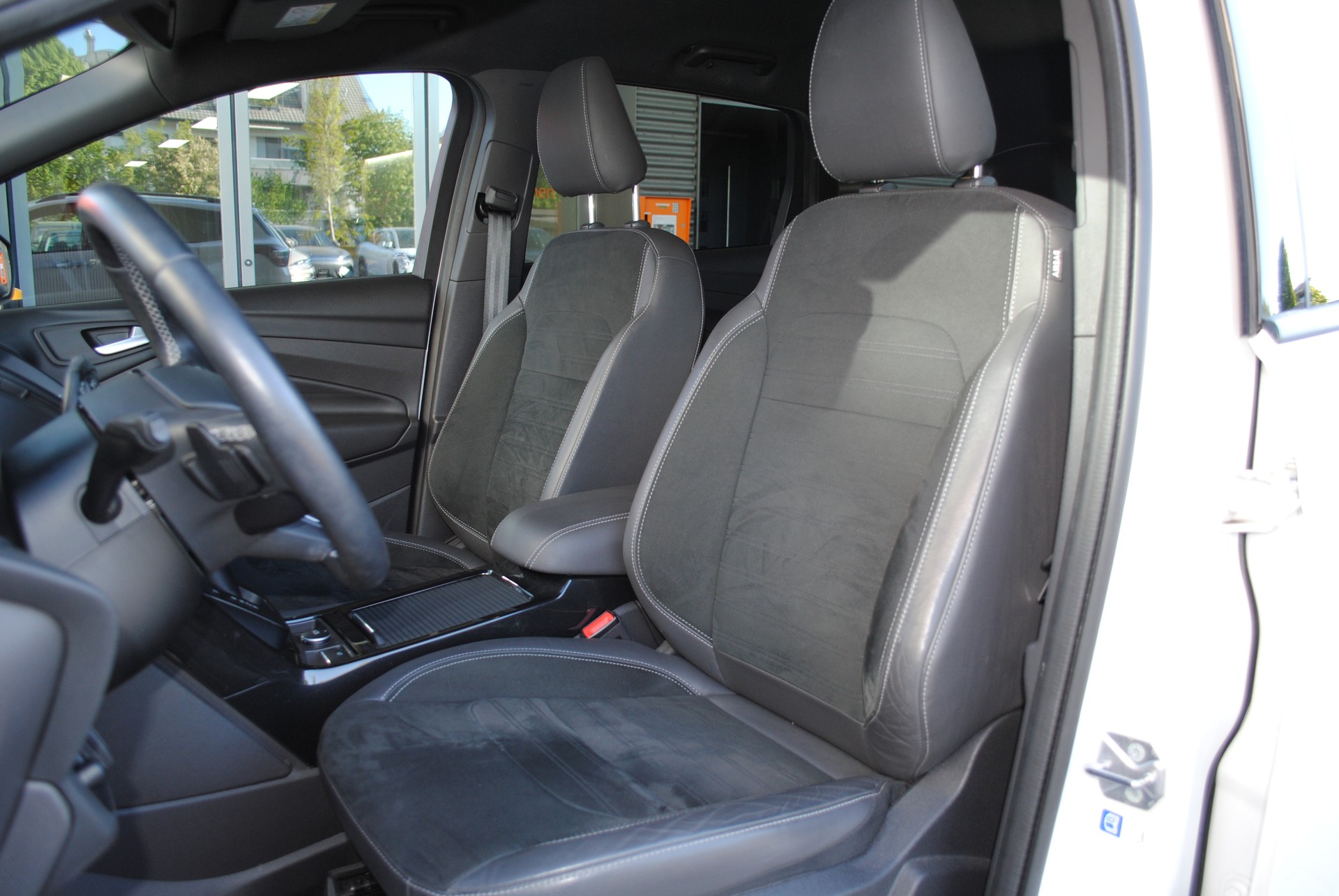 FORD Kuga 2.0 TDCi ST Line 4WD PowerShift-image-10