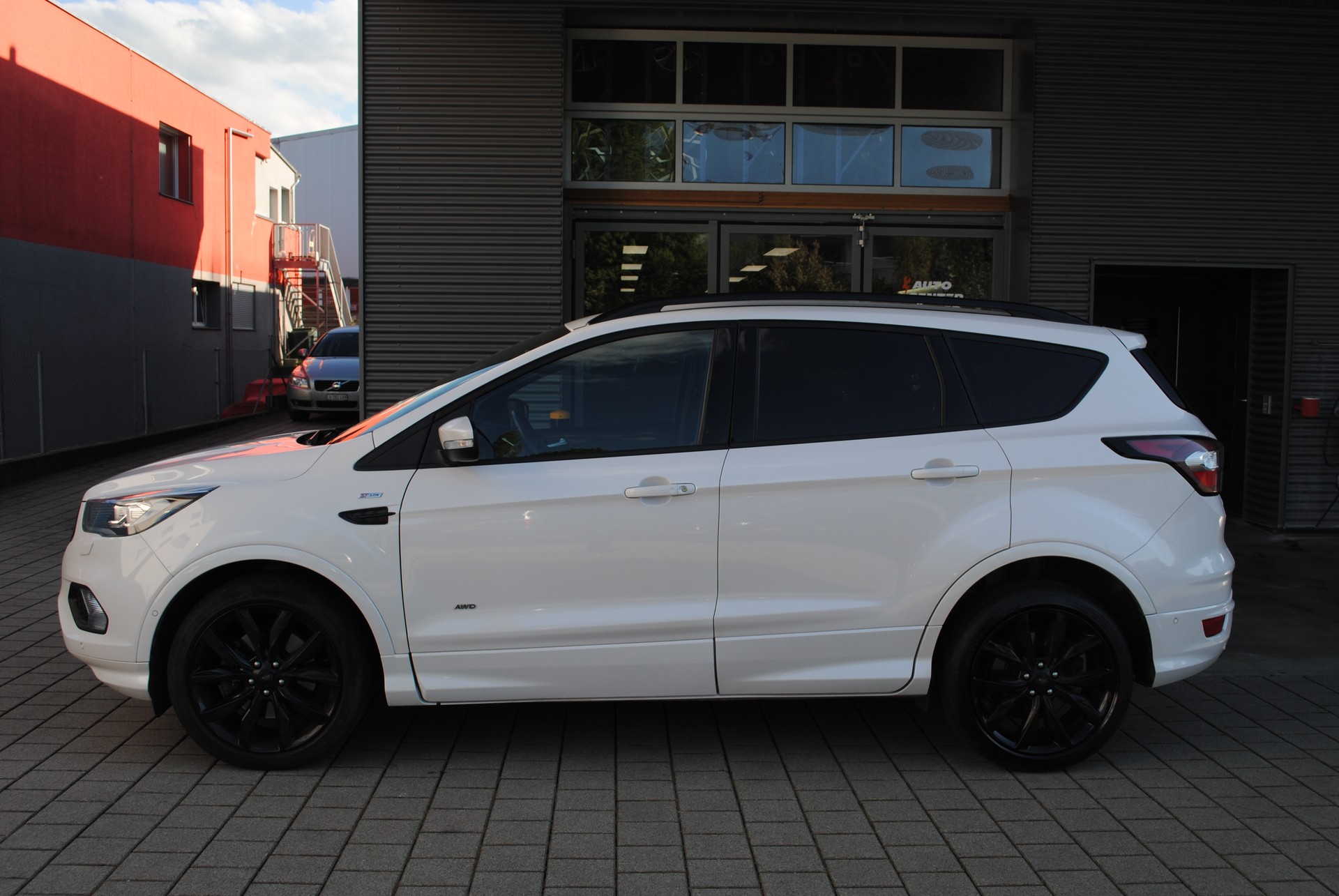 FORD Kuga 2.0 TDCi ST Line 4WD PowerShift-image-4
