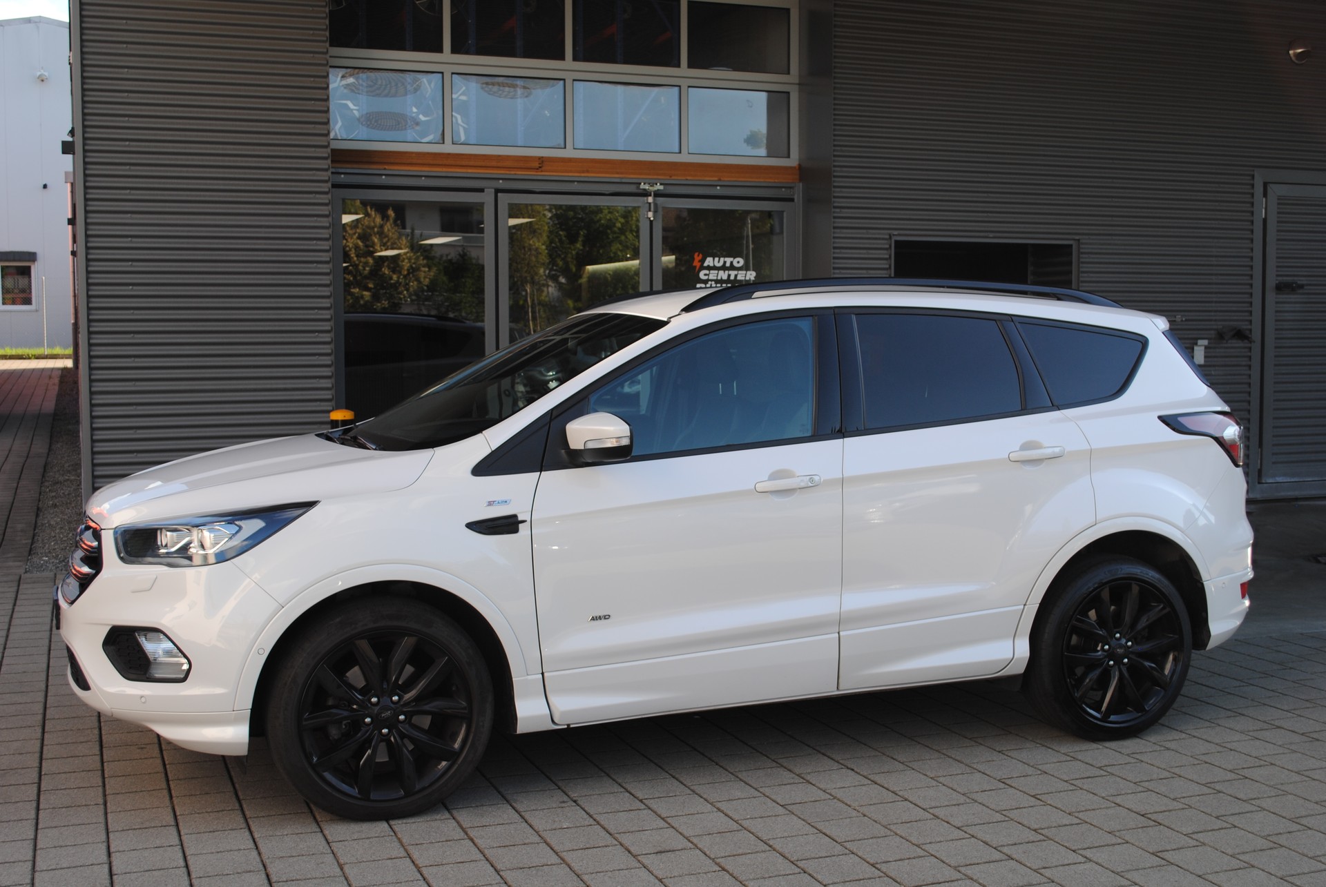 FORD Kuga 2.0 TDCi ST Line 4WD PowerShift-showroom-element-3