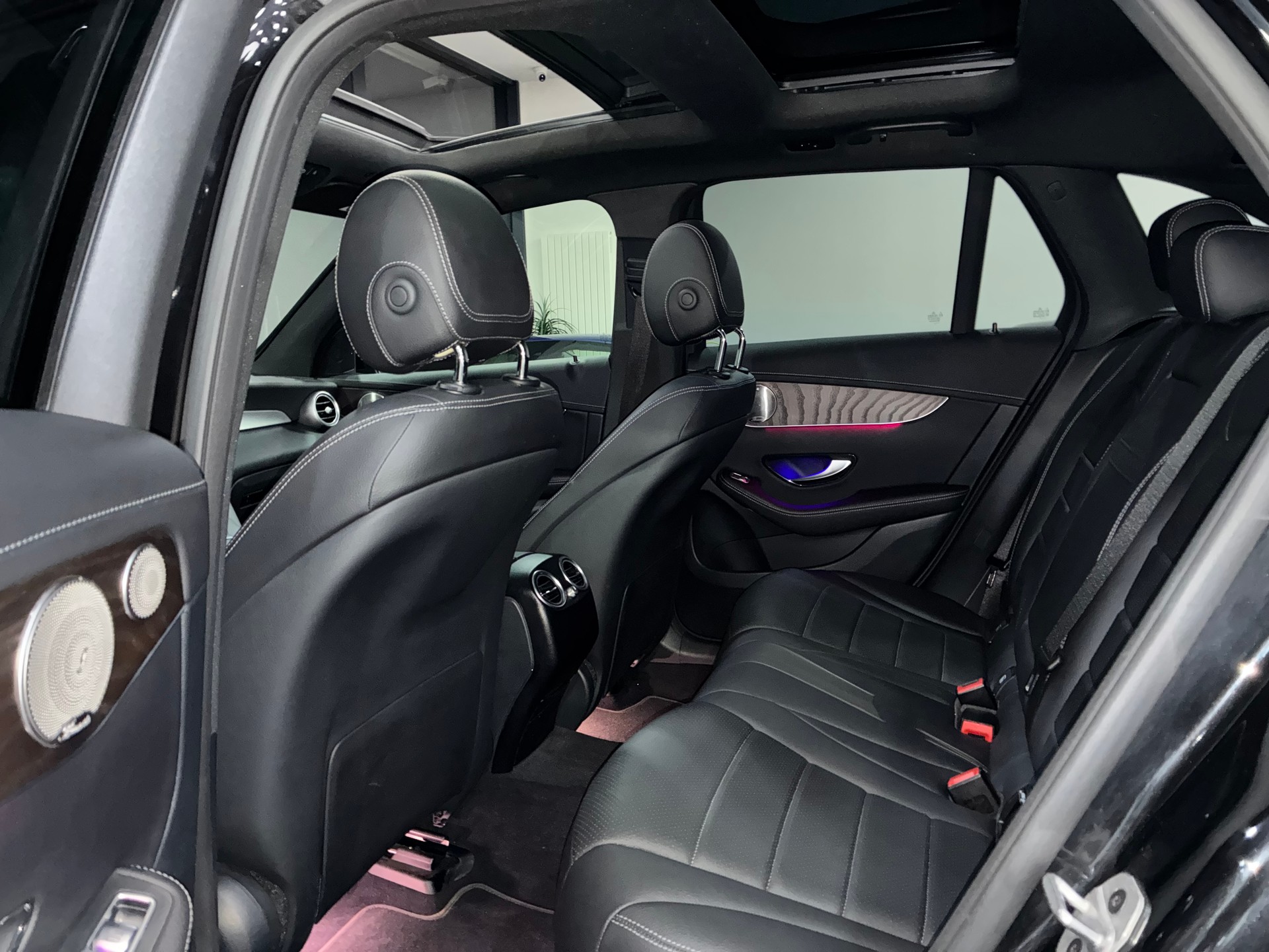 MERCEDES-BENZ GLC 220 d AMG Line 4Matic 9G-Tronic-image-13