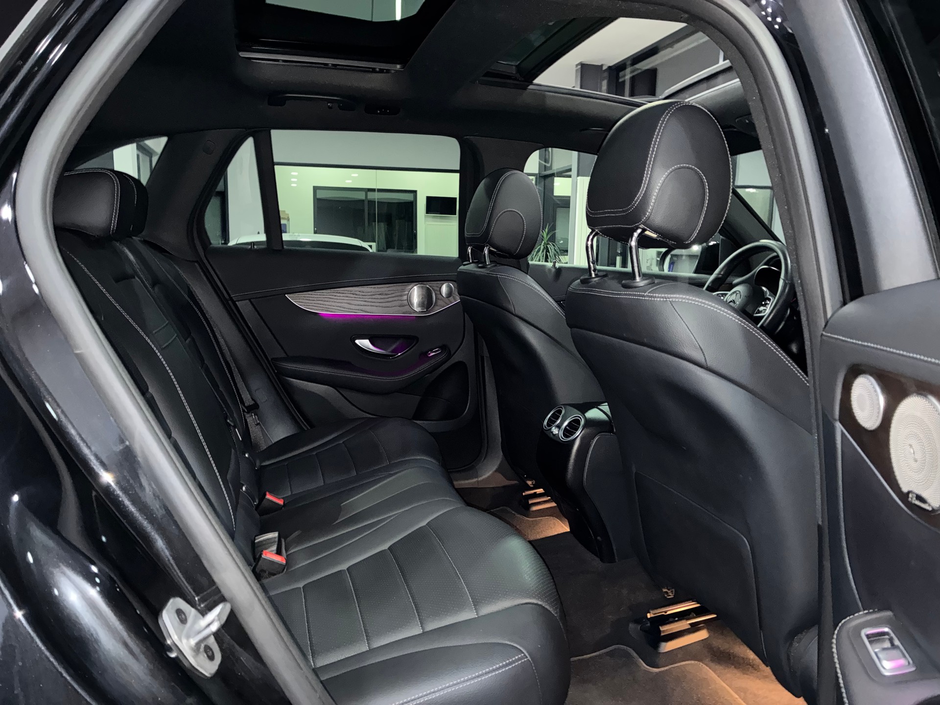 MERCEDES-BENZ GLC 220 d AMG Line 4Matic 9G-Tronic-image-12