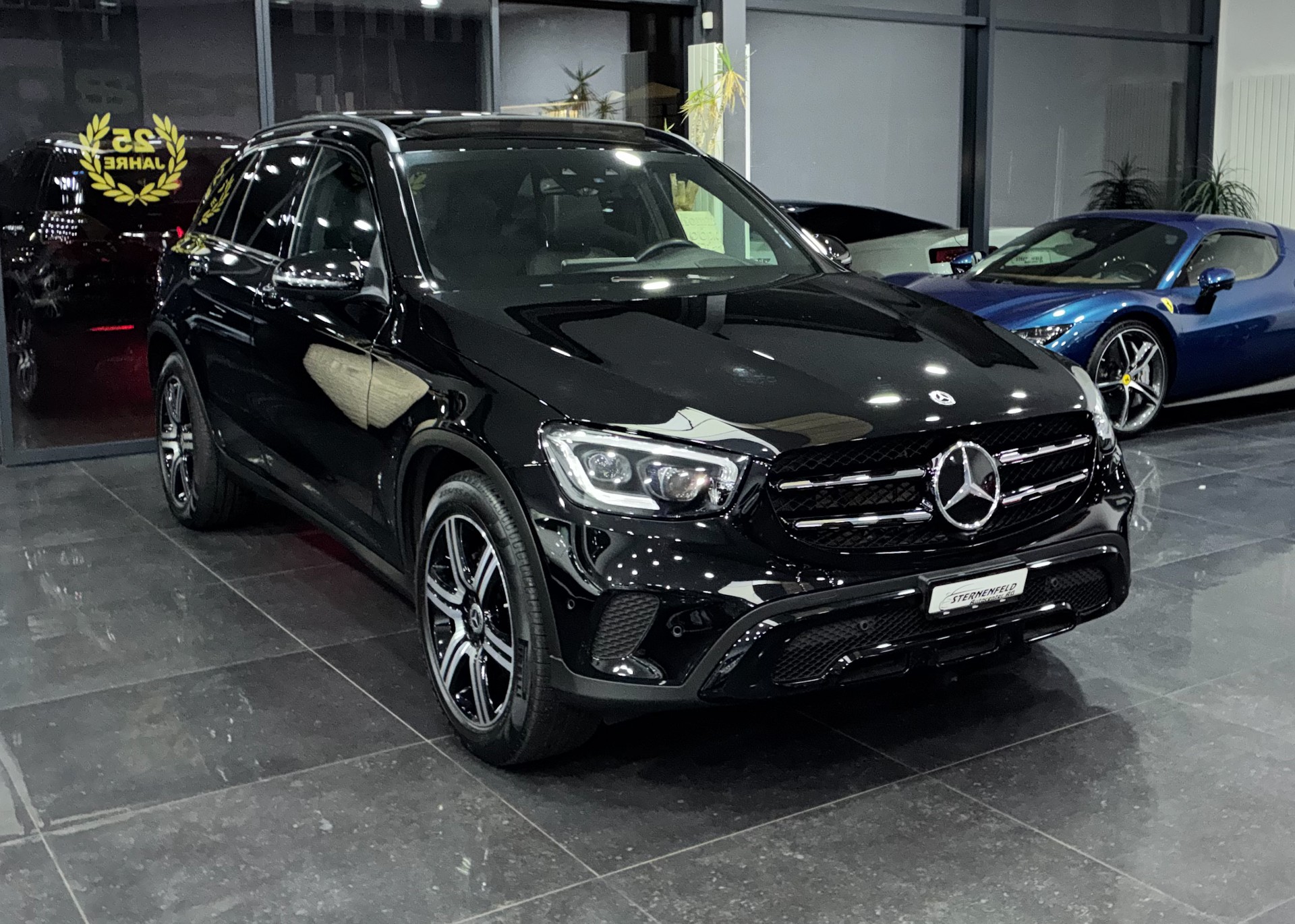MERCEDES-BENZ GLC 220 d AMG Line 4Matic 9G-Tronic-image-2