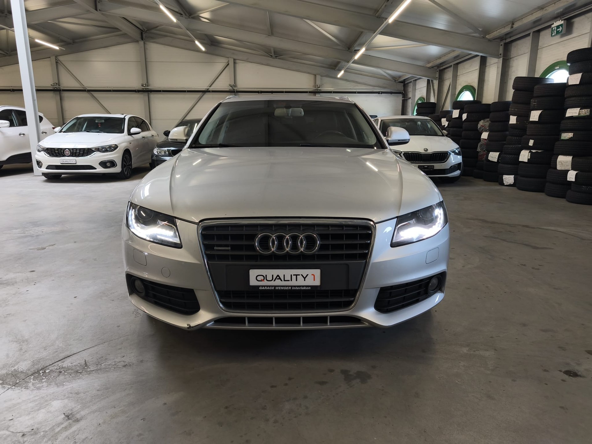 AUDI A4 Avant 2.0 TFSI quattro-image-0