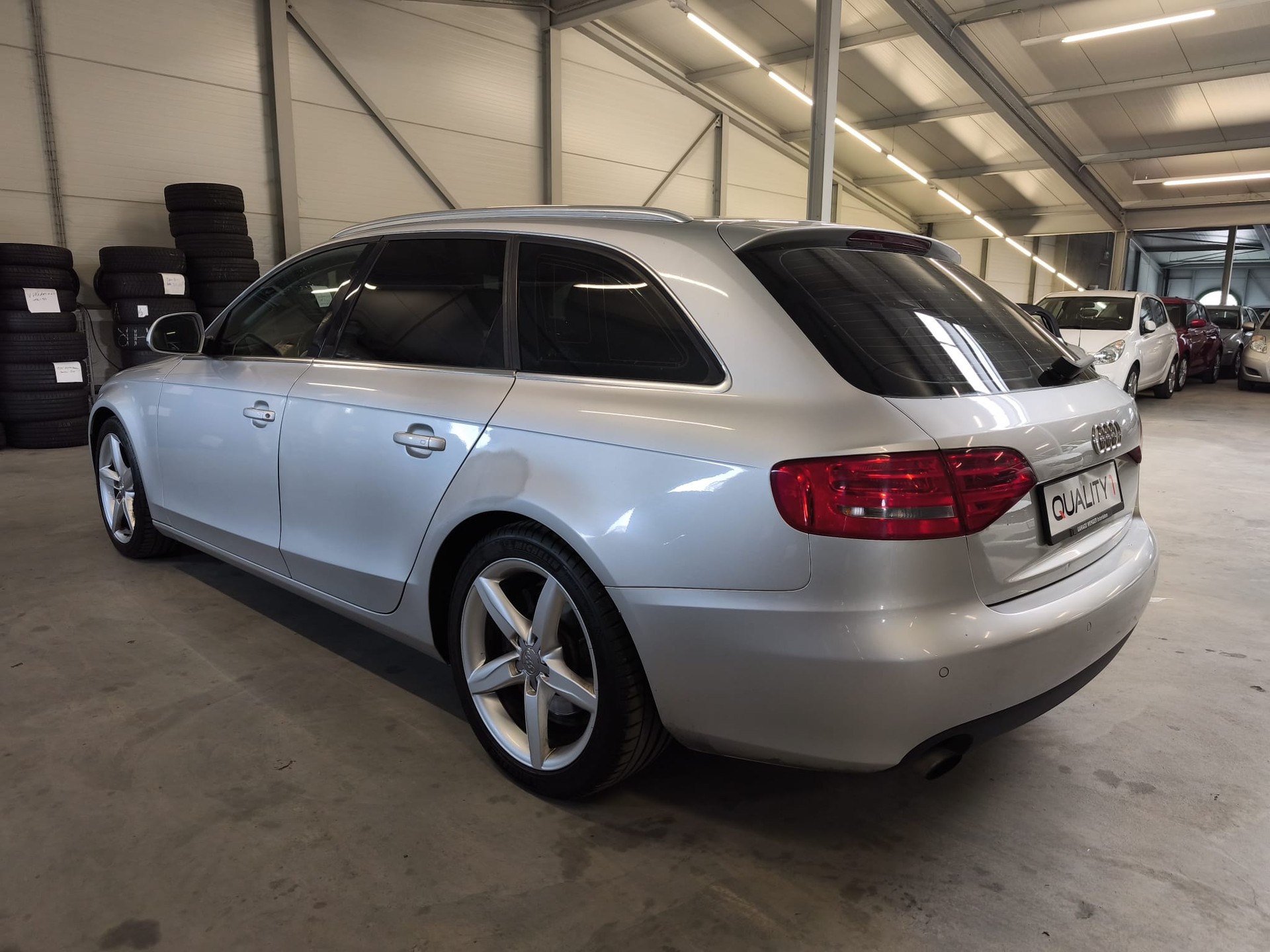 AUDI A4 Avant 2.0 TFSI quattro-image-4