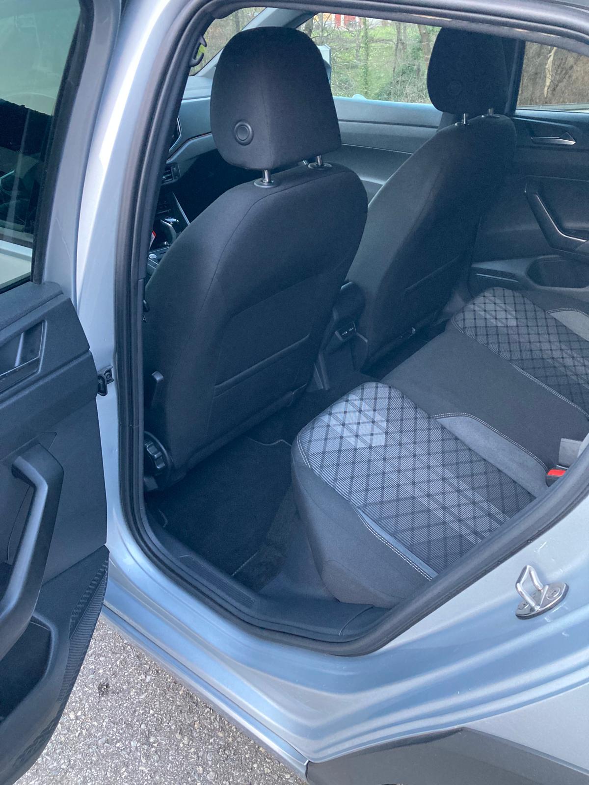VW Taigo 1.0 TSI R-Line DSG-image-11