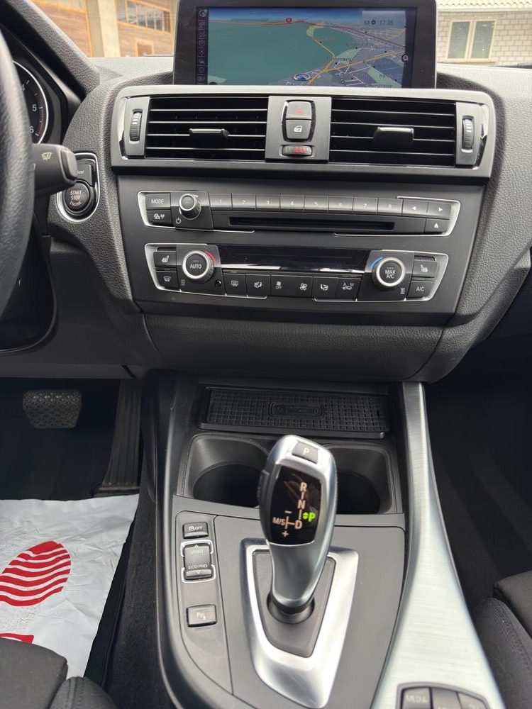 BMW 120d Sport Line Steptronic-image-9