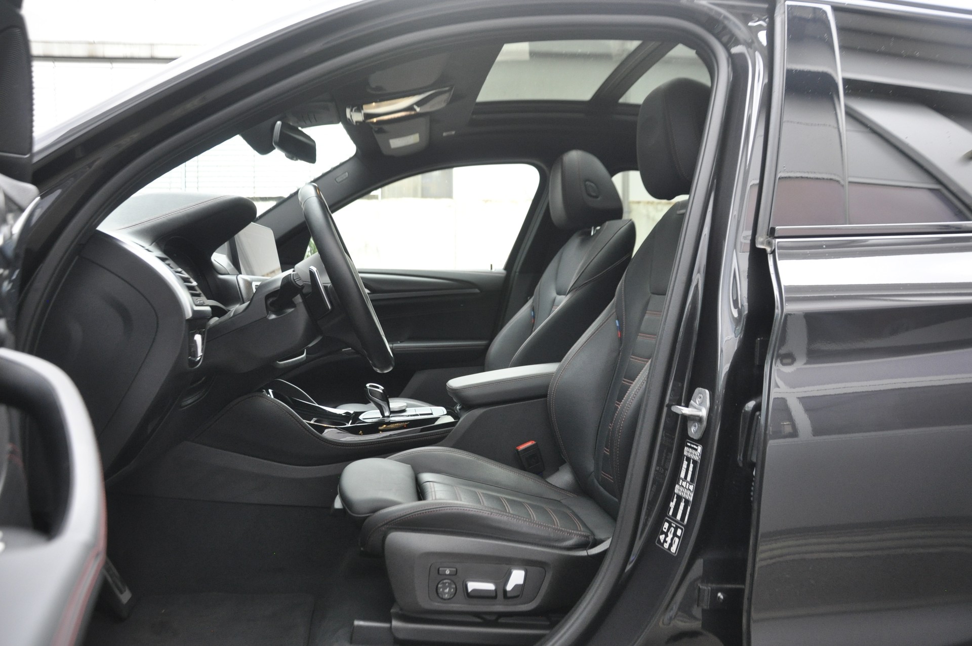 BMW X4 xDrive 48V 20d M Sport Steptronic I Anhängerkupplung-image-4