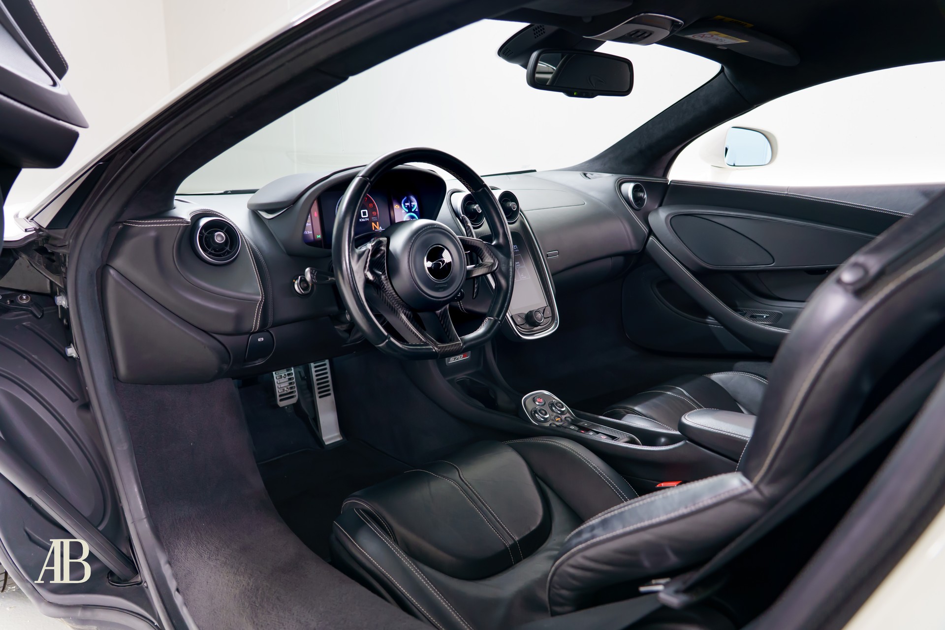 McLAREN 570S Coupé 3.8 V8 SSG-image-10