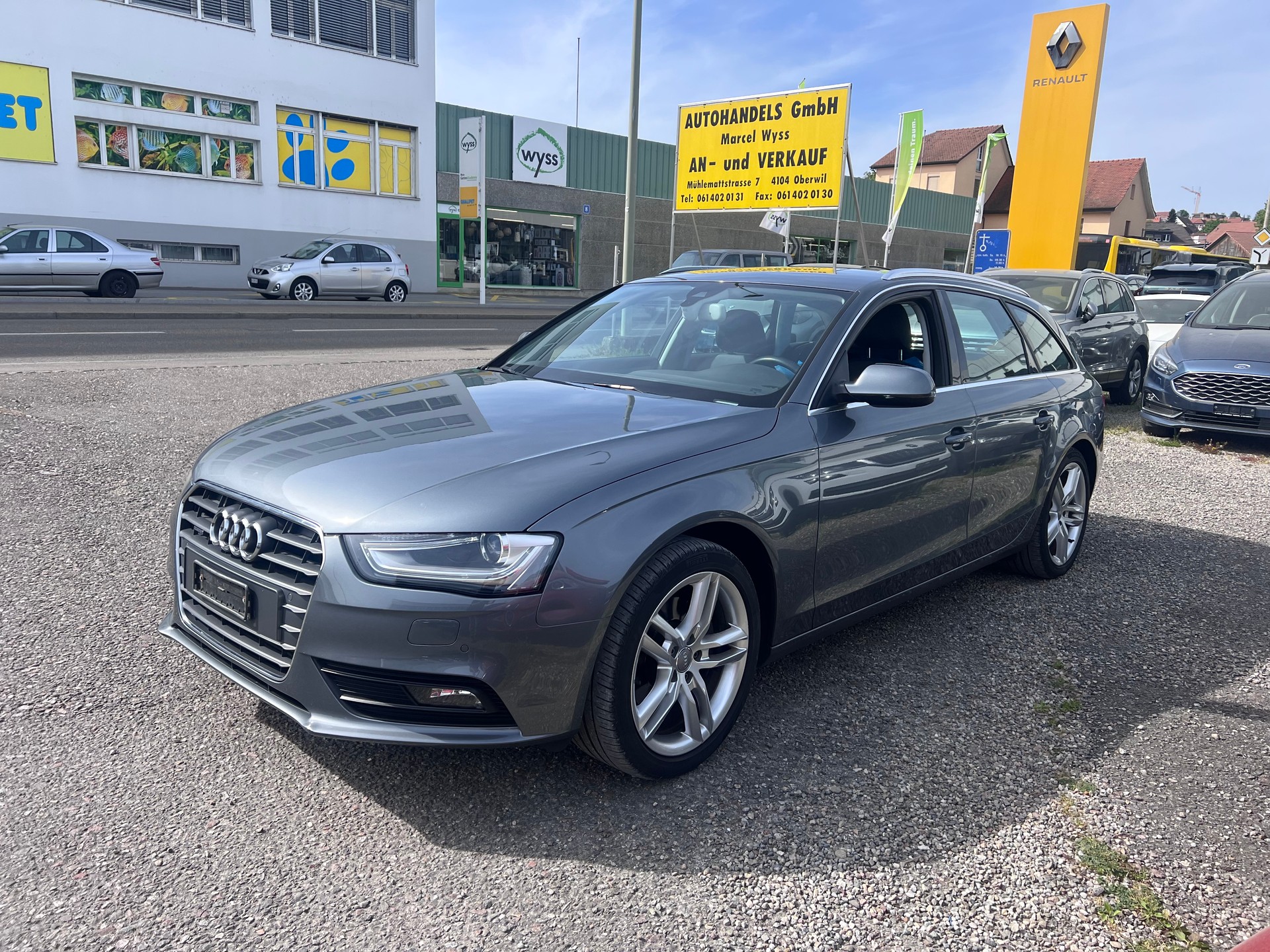 AUDI A4 Avant 2.0 TFSI quattro s-tronic-showroom-element-2