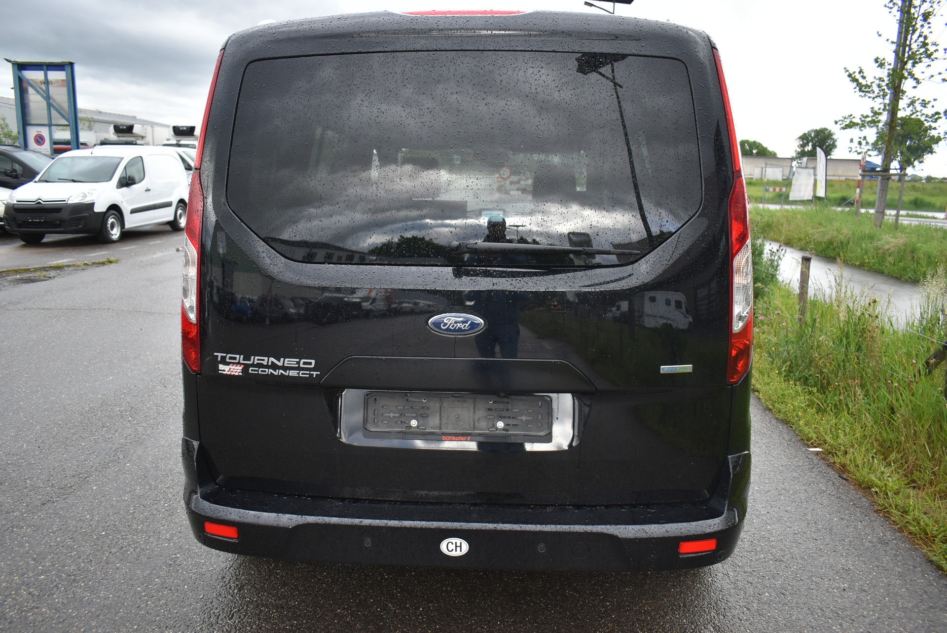 FORD Grand Tourneo Connect 1.5 EcoBlue Titanium Automat-image-8