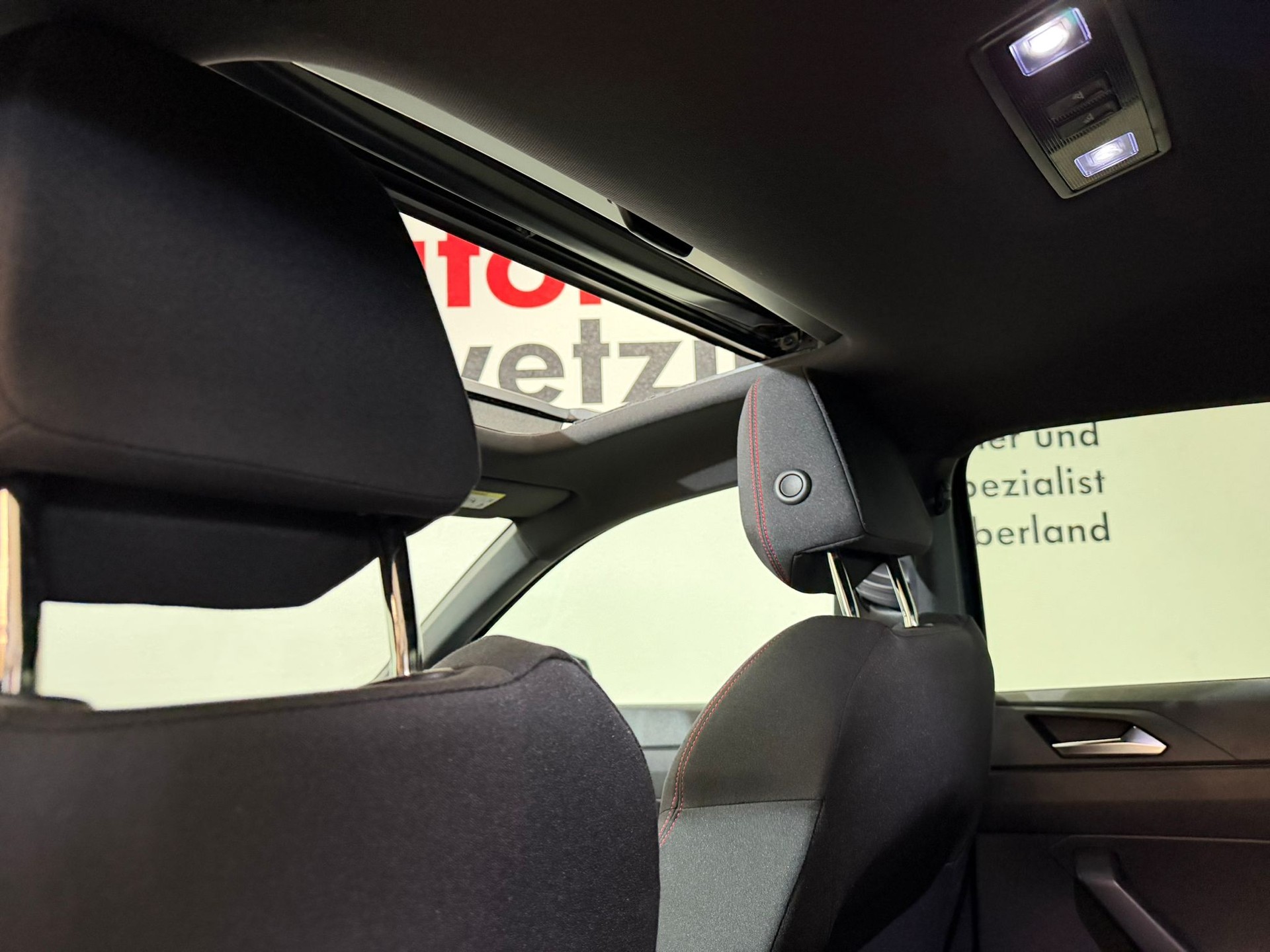 VW Polo 2.0 TSI GTI DSG-image-7