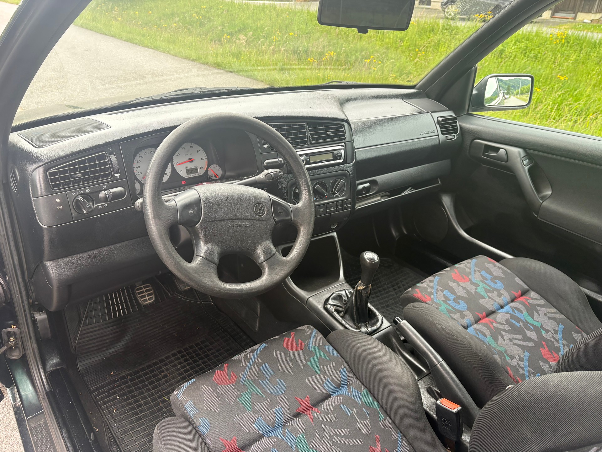 VW Golf Cabriolet 2000 Avantgarde-image-5
