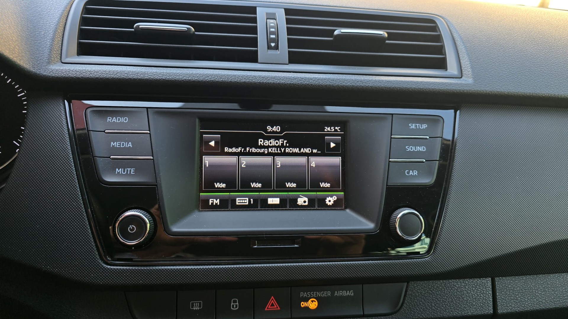 SKODA Fabia 1.0 TSI Style DSG (AUTOMAT) 8 ALU / PDC / TEMPOMAT / 1.Hand / 1ere main-image-4