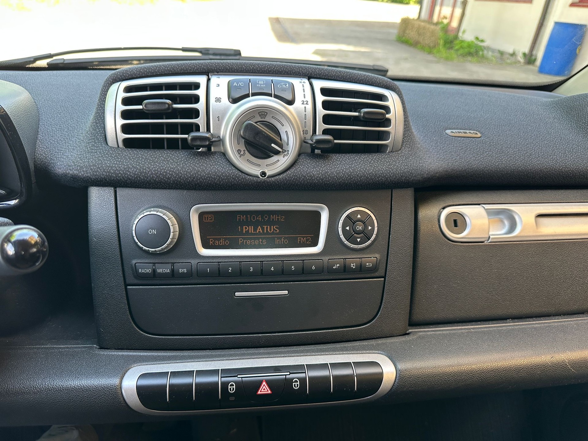SMART fortwo swiss edition mhd softip-image-8