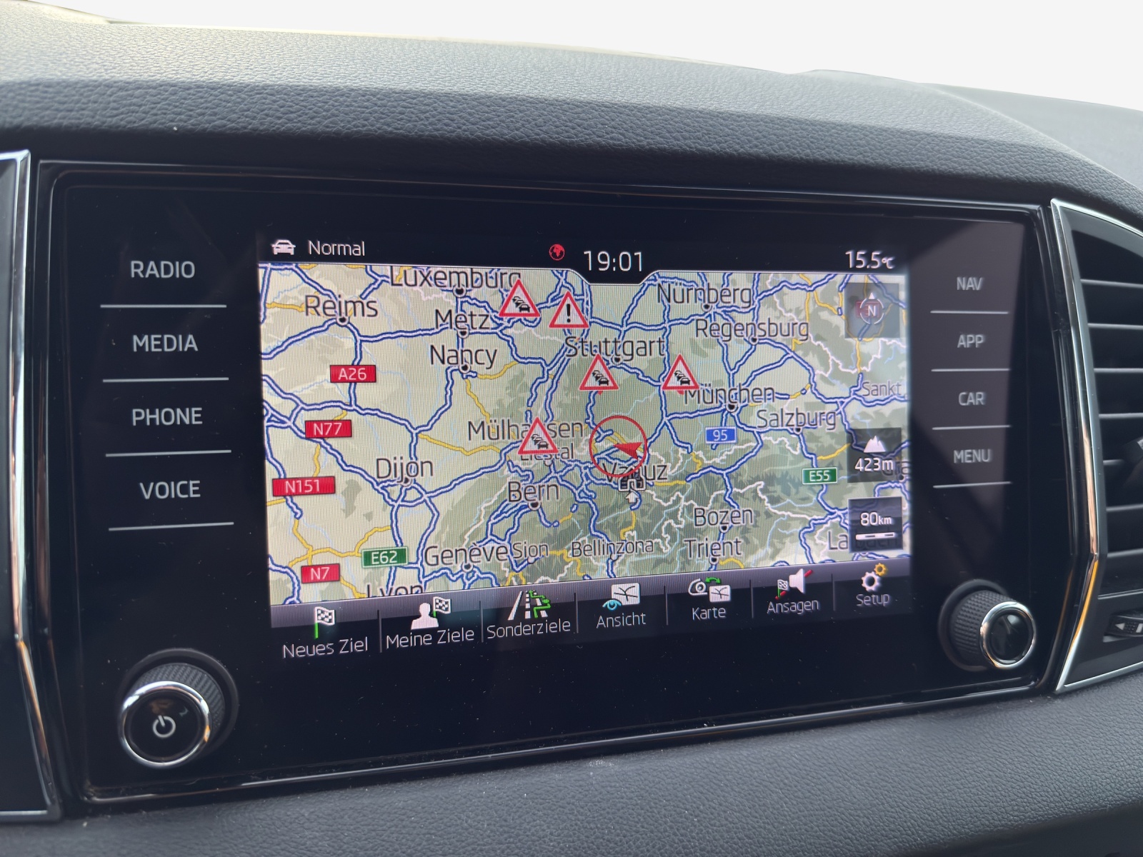 SKODA Karoq 2.0 TDI Drive 4x4 DSG-image-15