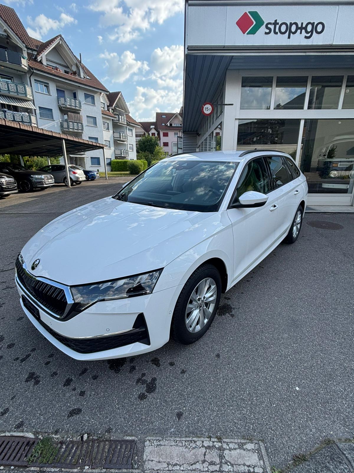 SKODA Octavia Combi 1.5 TSI mHEV DSG Selection-image-2