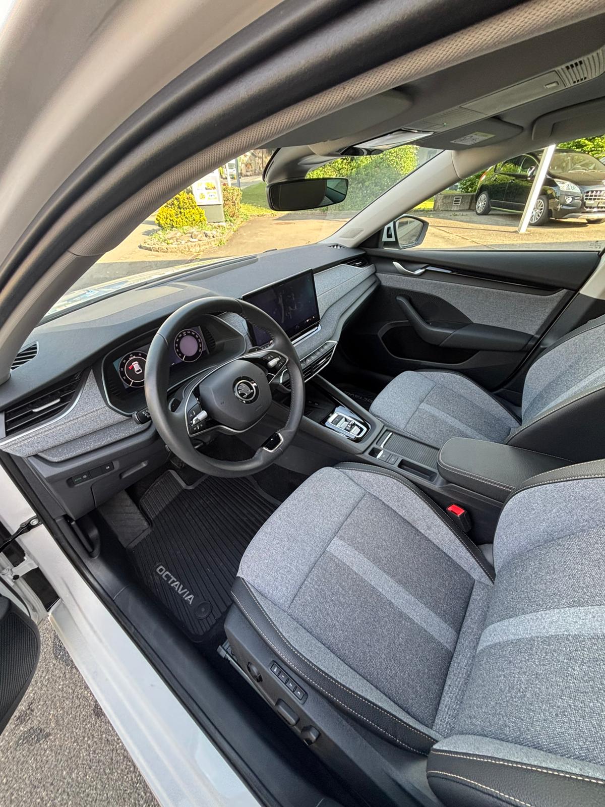 SKODA Octavia Combi 1.5 TSI mHEV DSG Selection-image-14