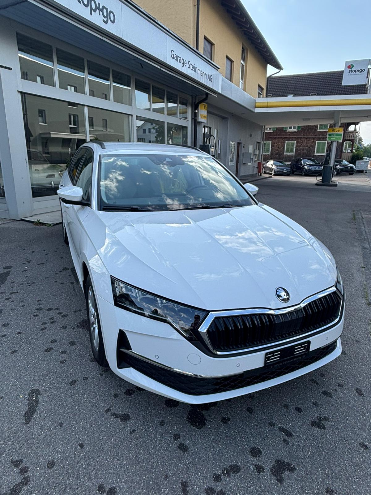 SKODA Octavia Combi 1.5 TSI mHEV DSG Selection-image-1