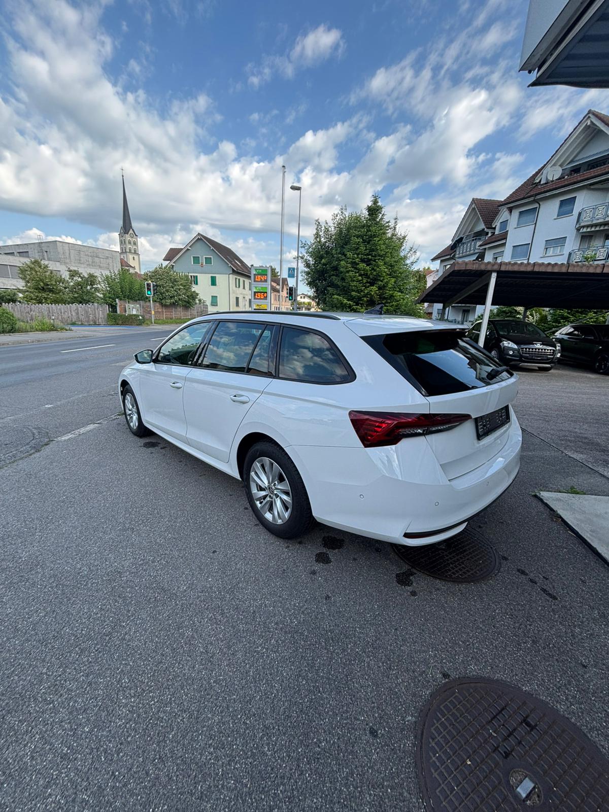 SKODA Octavia Combi 1.5 TSI mHEV DSG Selection-image-6
