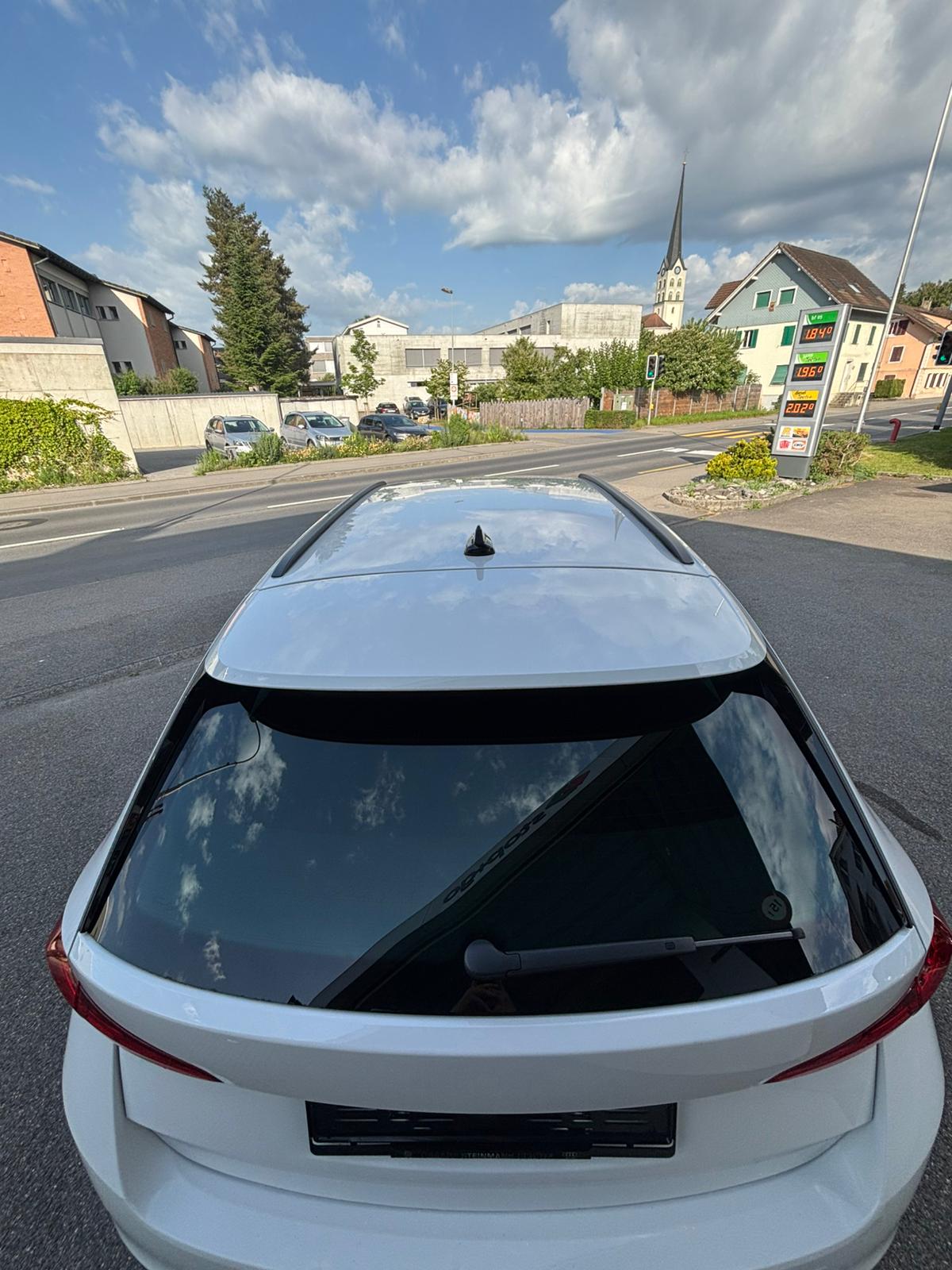 SKODA Octavia Combi 1.5 TSI mHEV DSG Selection-image-10