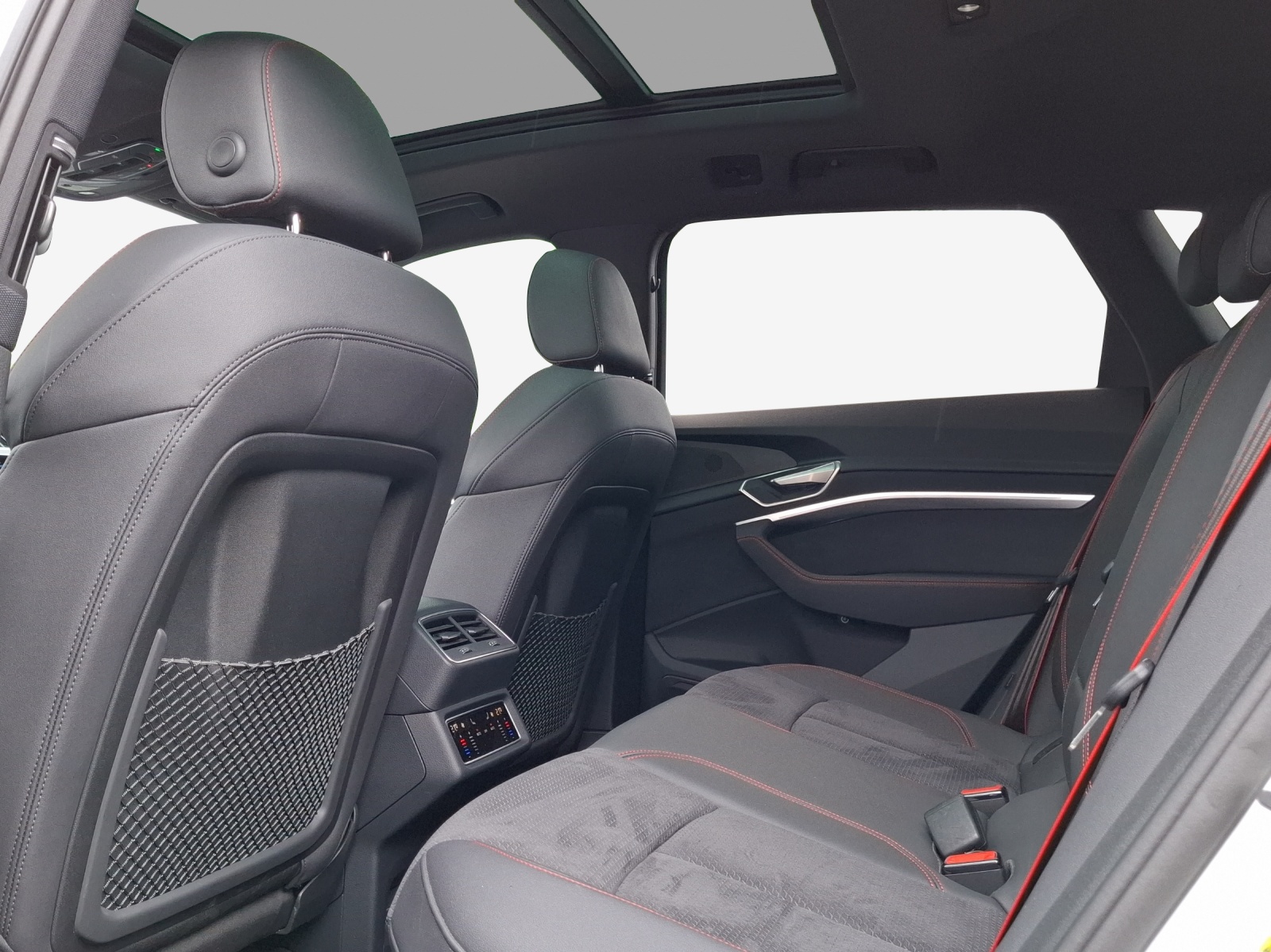 AUDI Q8 55 e-tron Black Edition quattro-image-12