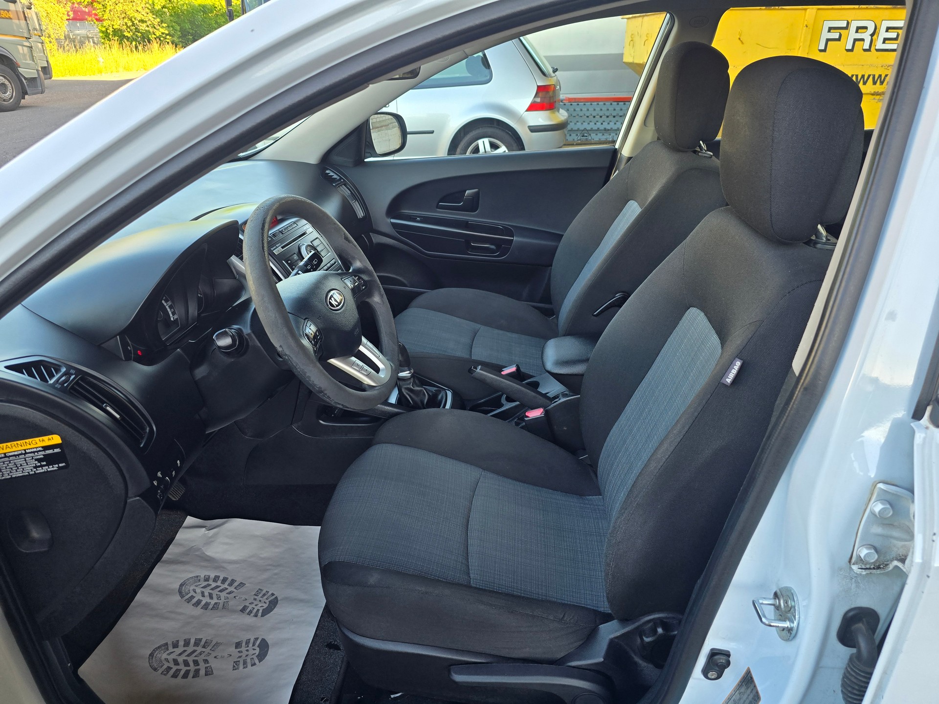KIA Cee'd Sporty Wagon 1.6 16V Trend-image-9