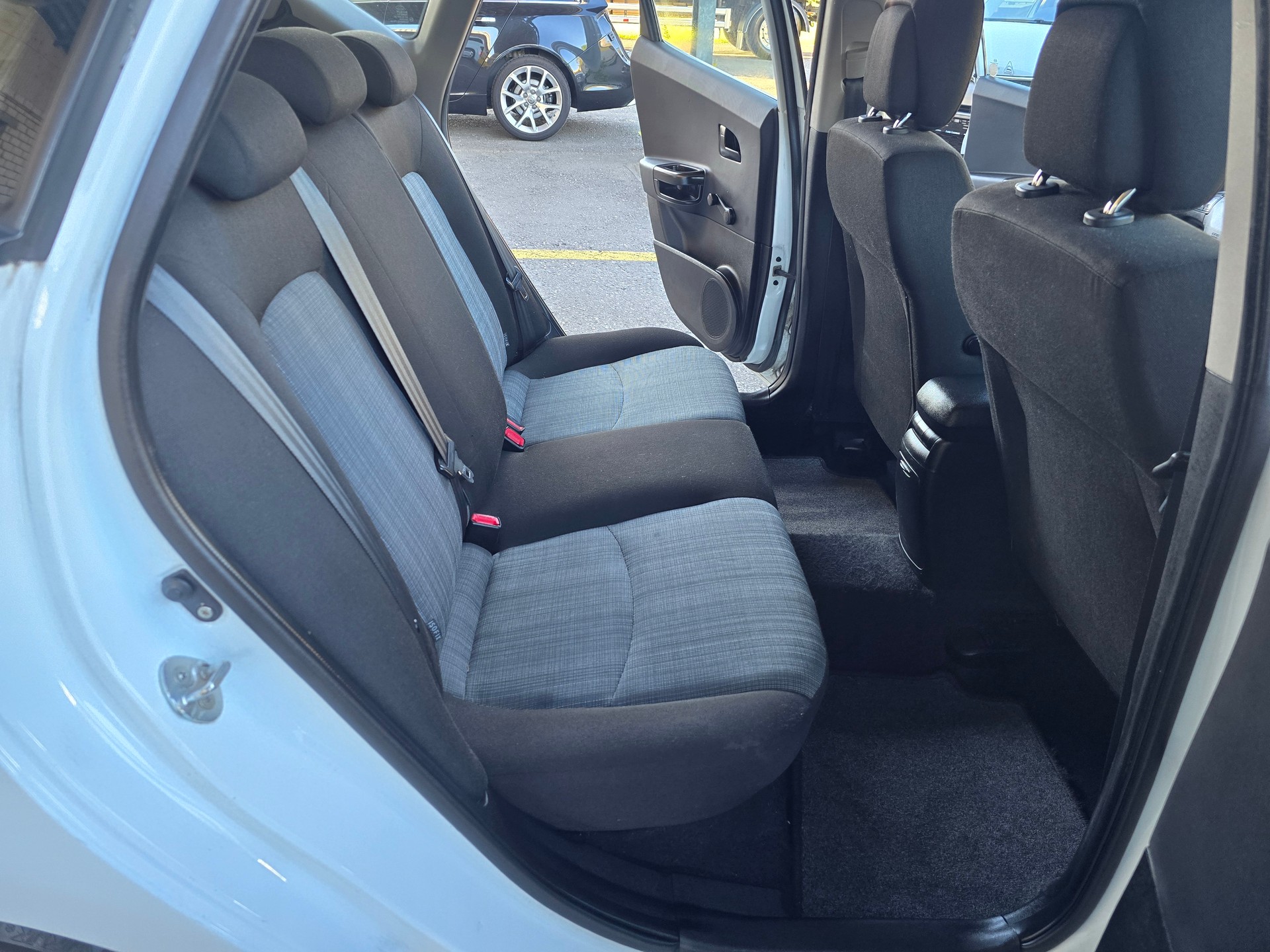 KIA Cee'd Sporty Wagon 1.6 16V Trend-image-14
