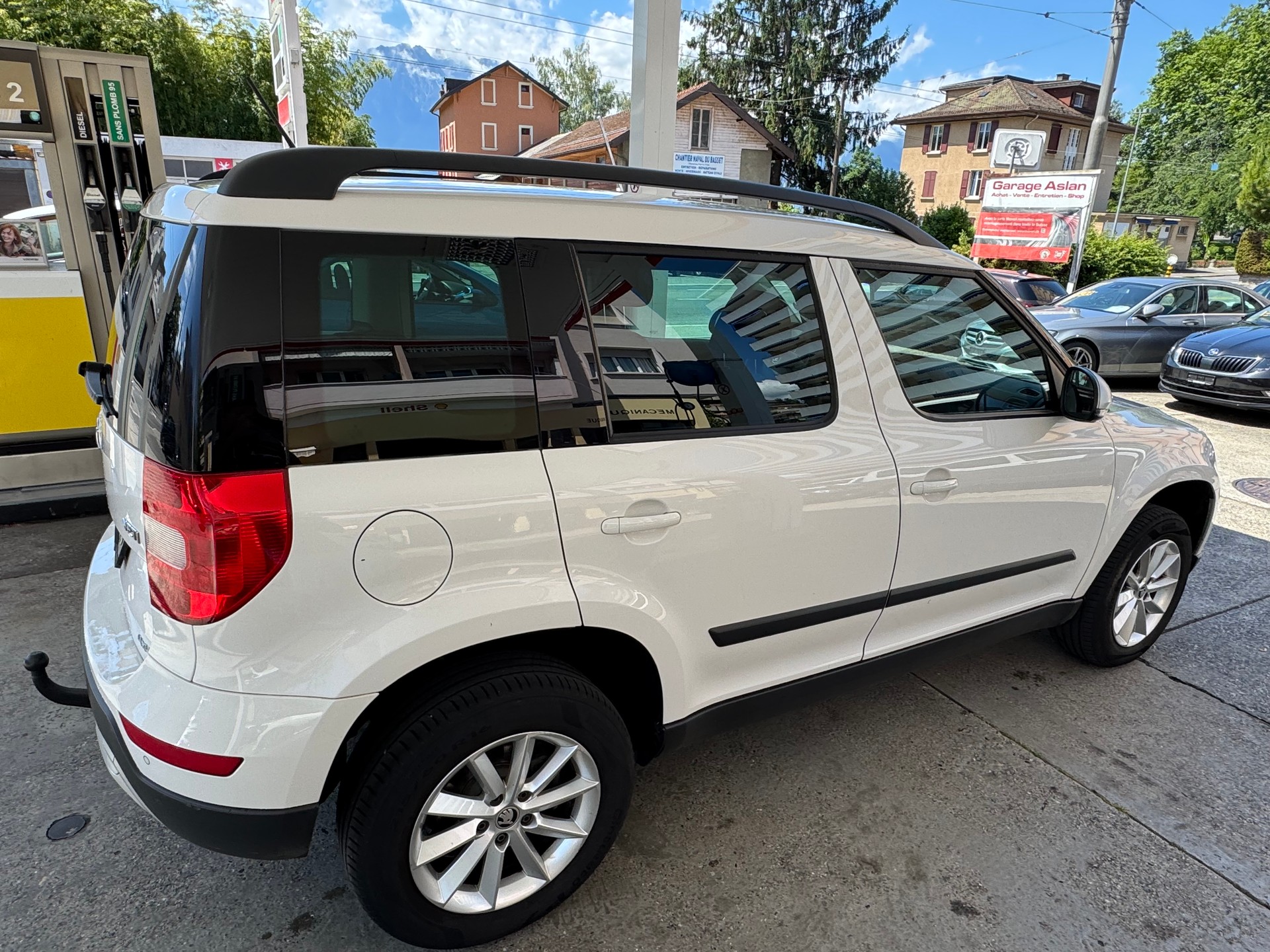 SKODA Yeti 1.4 TSI Ambition 4x4 DSG-image-2