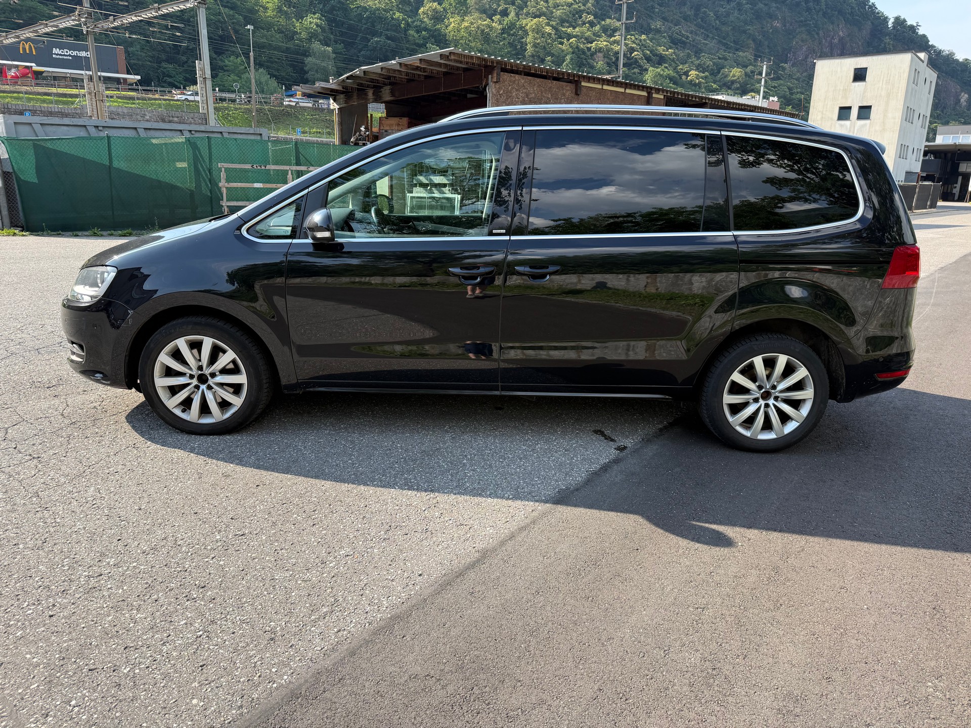 VW SHARAN-image-6