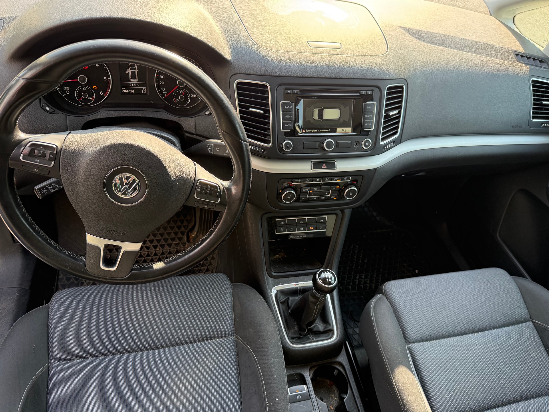 VW SHARAN-image-10