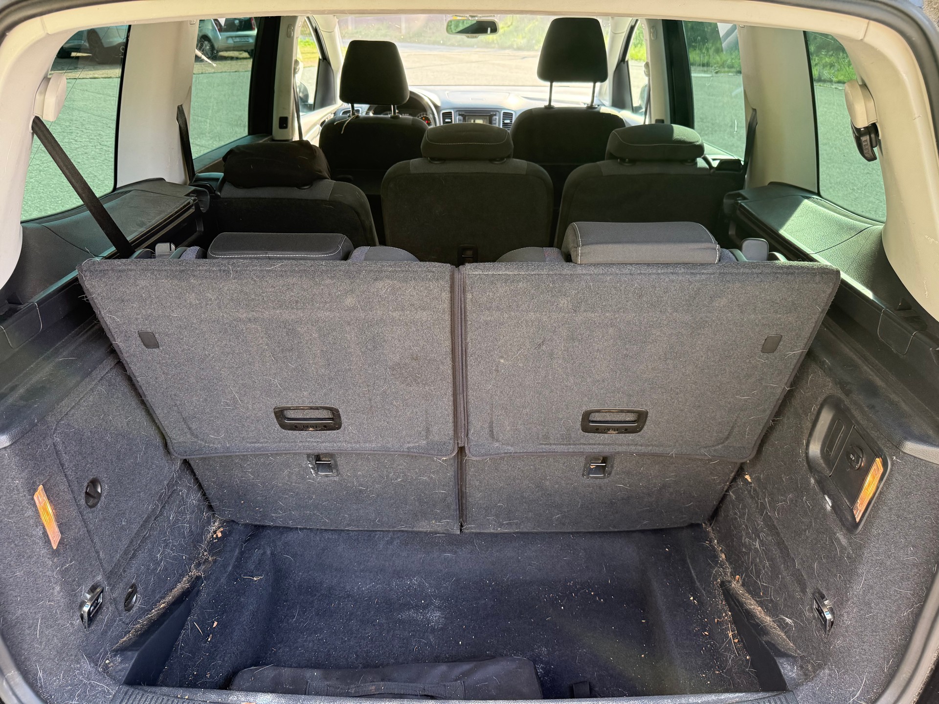 VW SHARAN-image-4